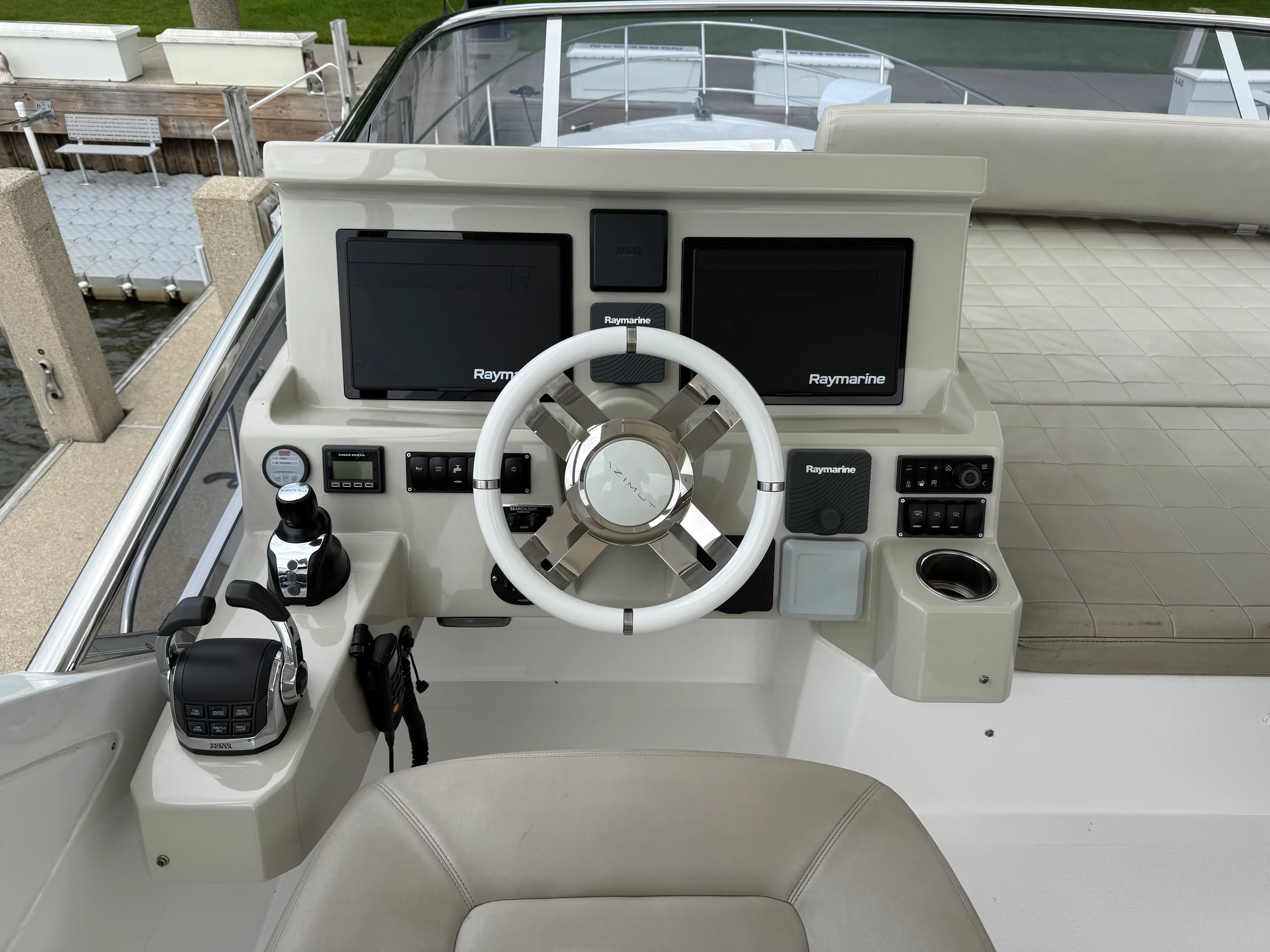 2018 Azimut 50 FLY Image Thumbnail #14