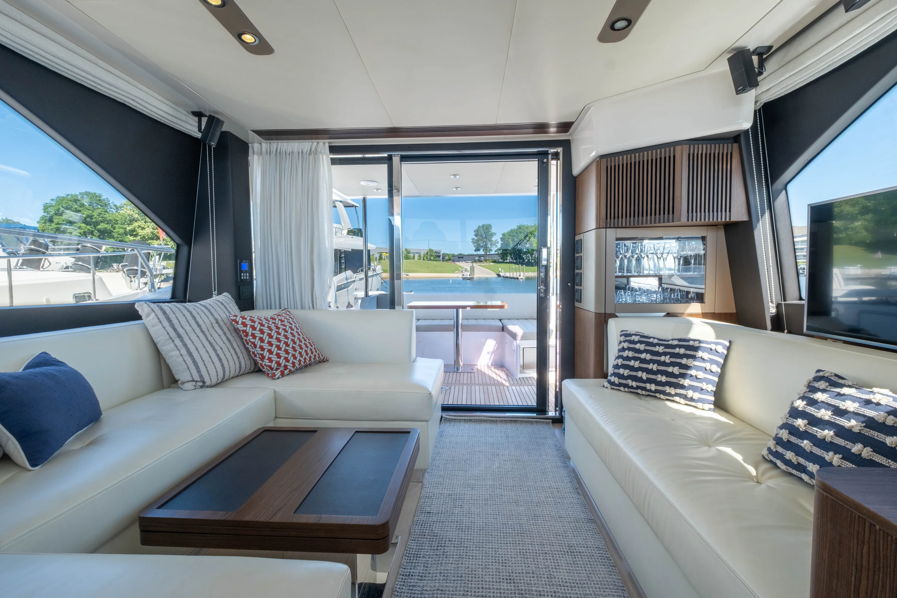 2018 Azimut 50 FLY Image Thumbnail #36