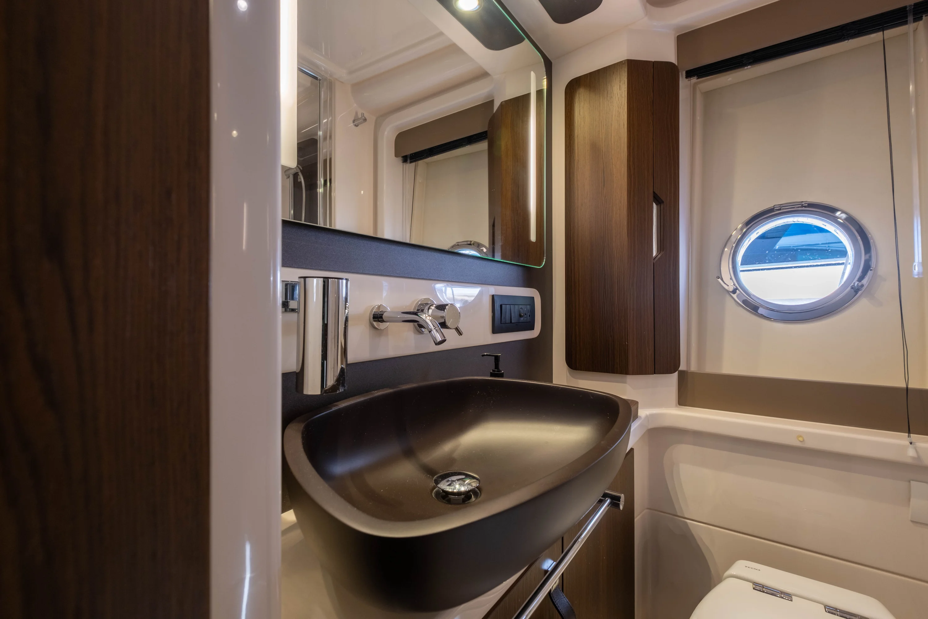 2018 Azimut 50 FLY Image Thumbnail #55