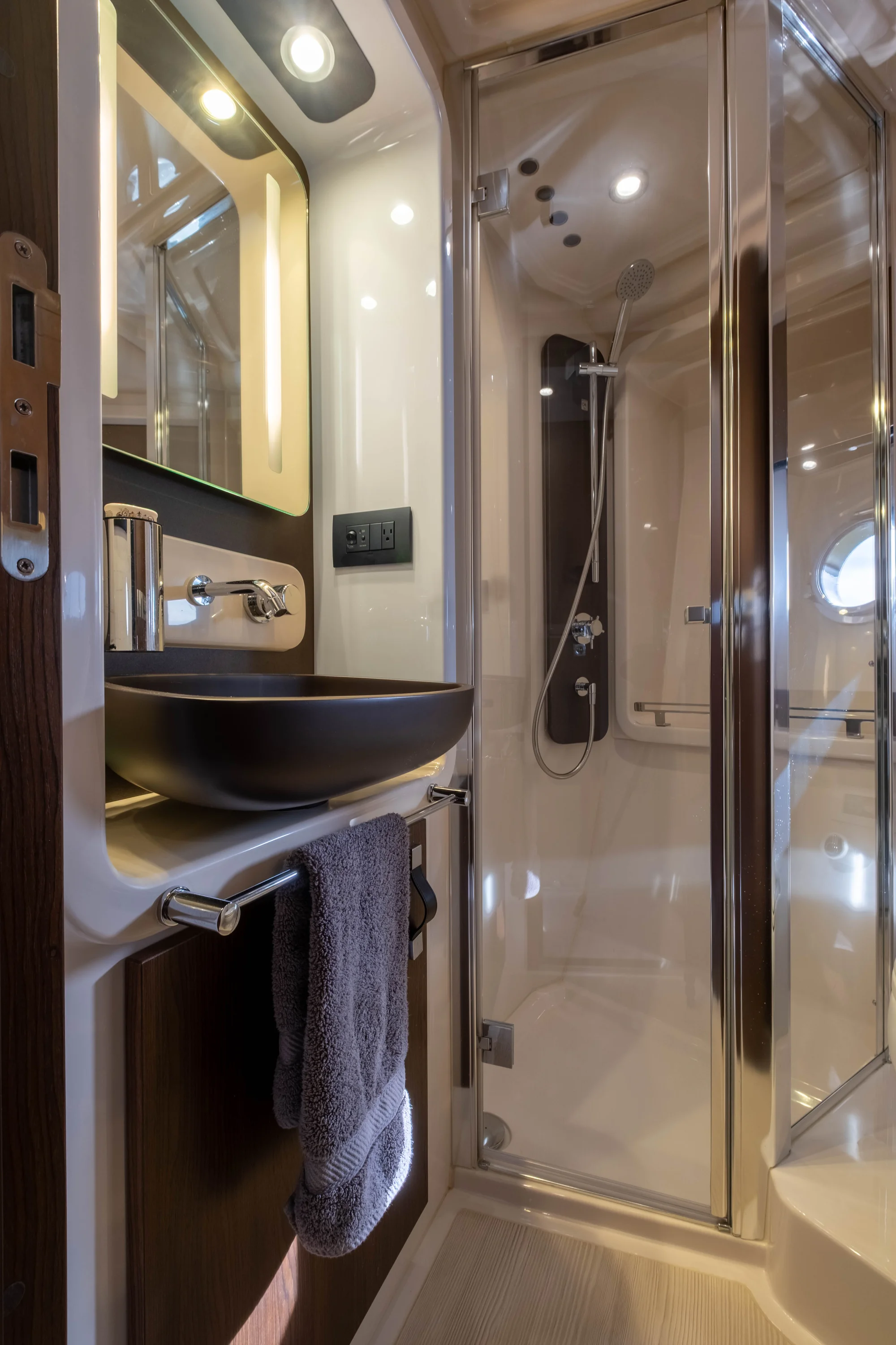 2018 Azimut 50 FLY Image Thumbnail #63