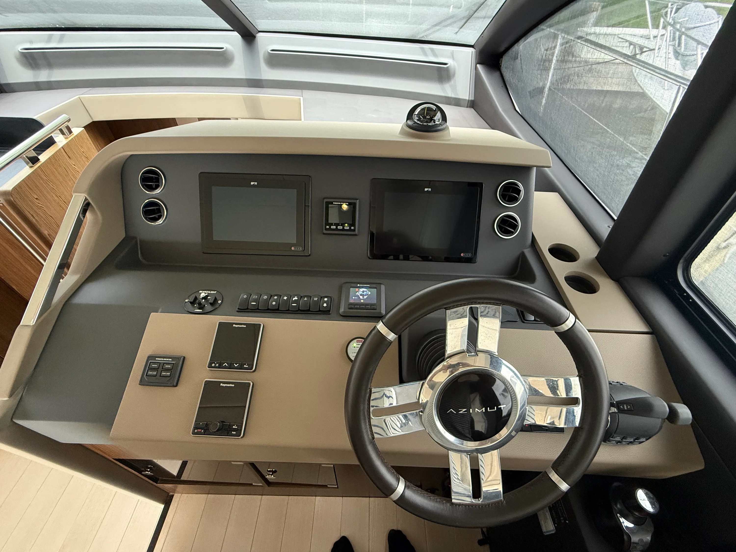 2018 Azimut 50 FLY Image Thumbnail #23