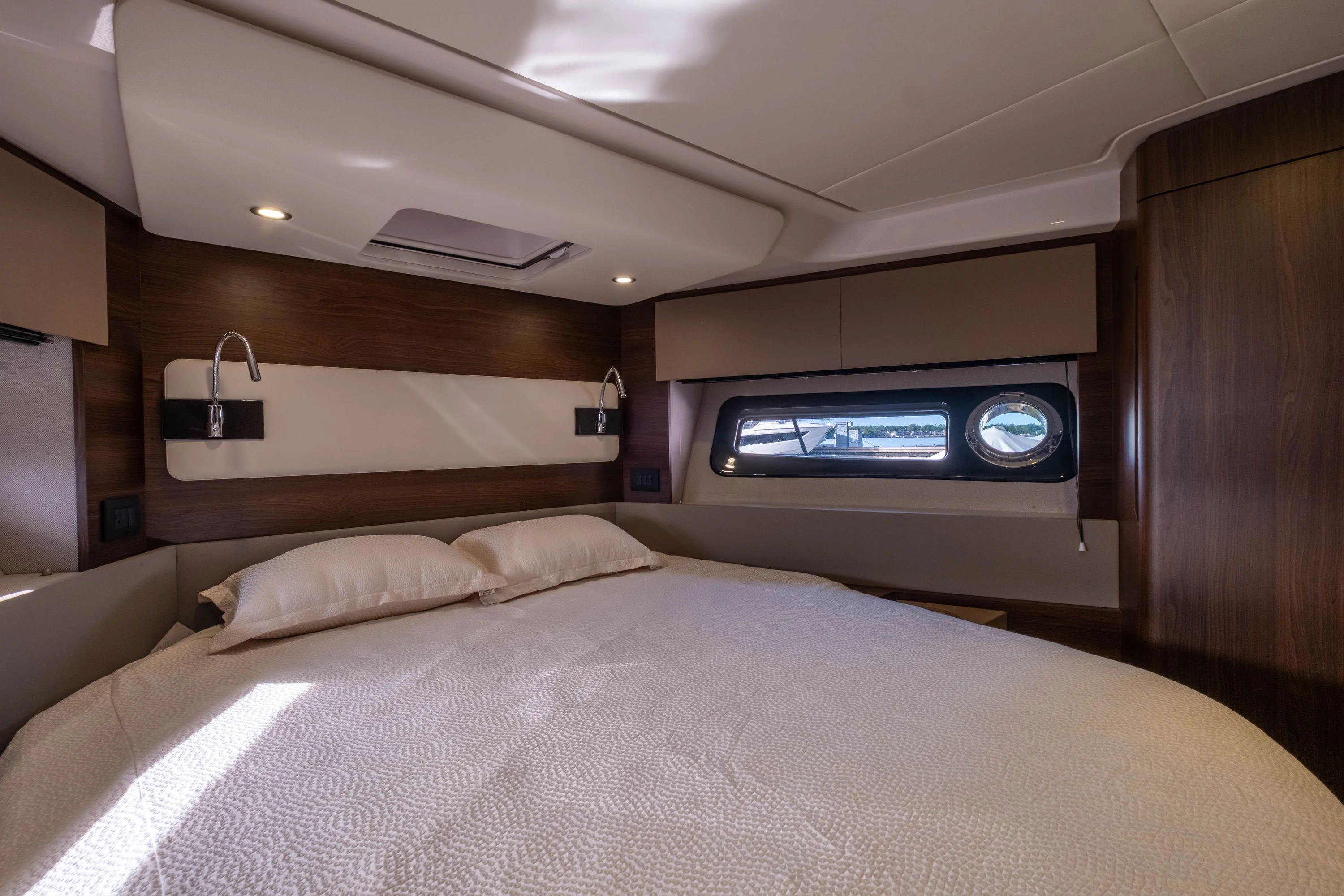 2018 Azimut 50 FLY Image Thumbnail #60