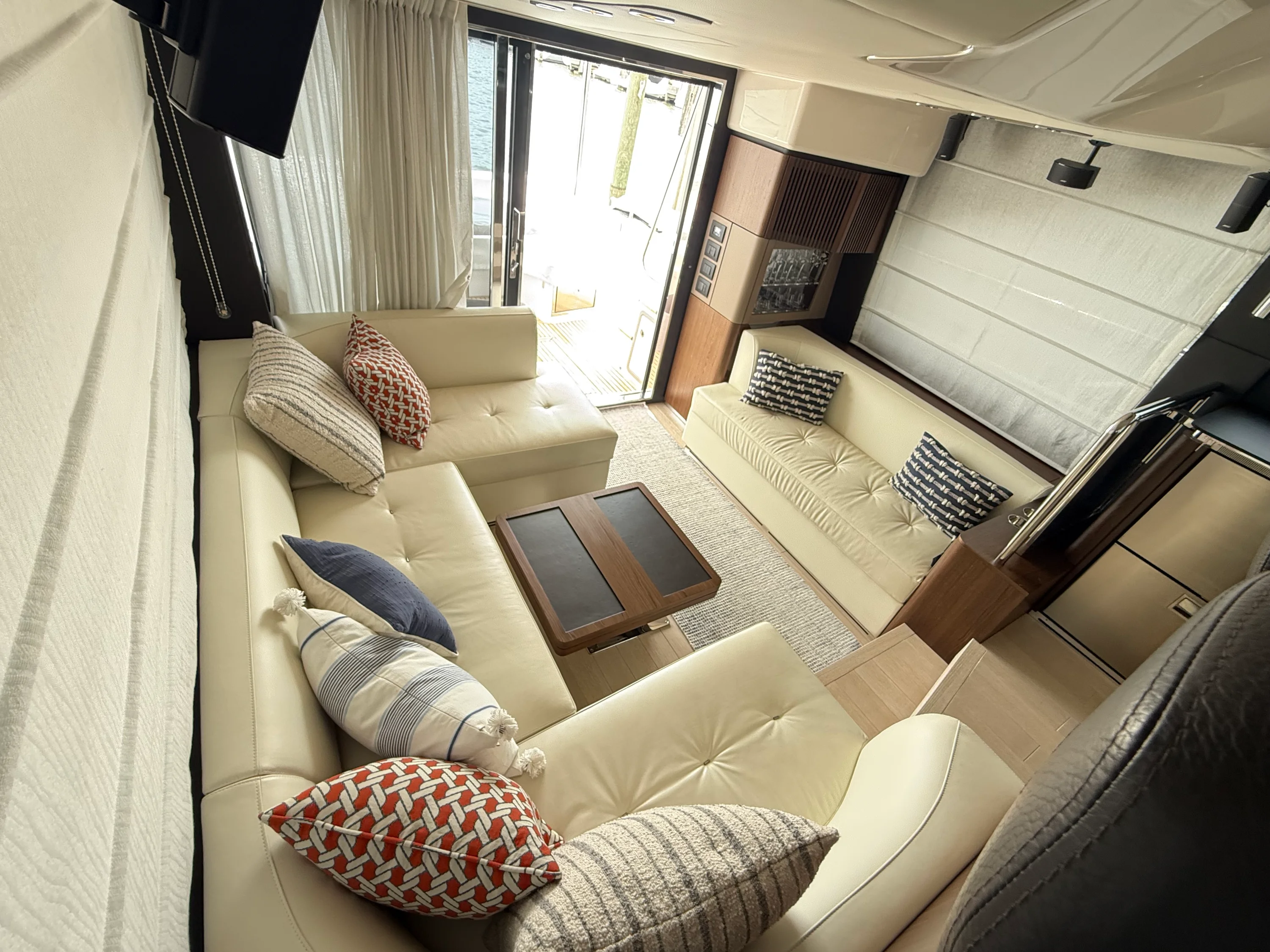 2018 Azimut 50 FLY Image Thumbnail #19