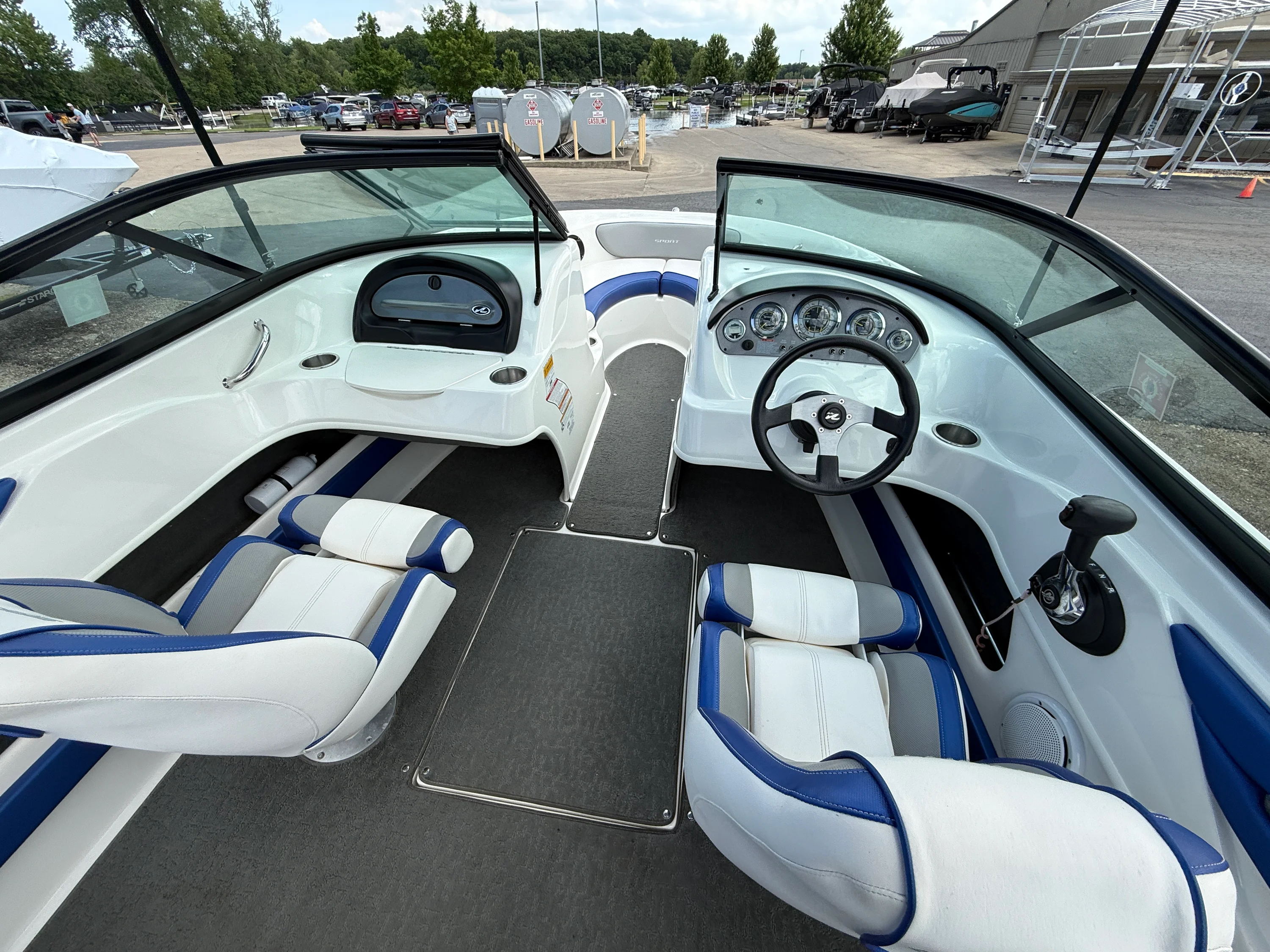 2012 Sea Ray 205SP SS TR Image Thumbnail #4