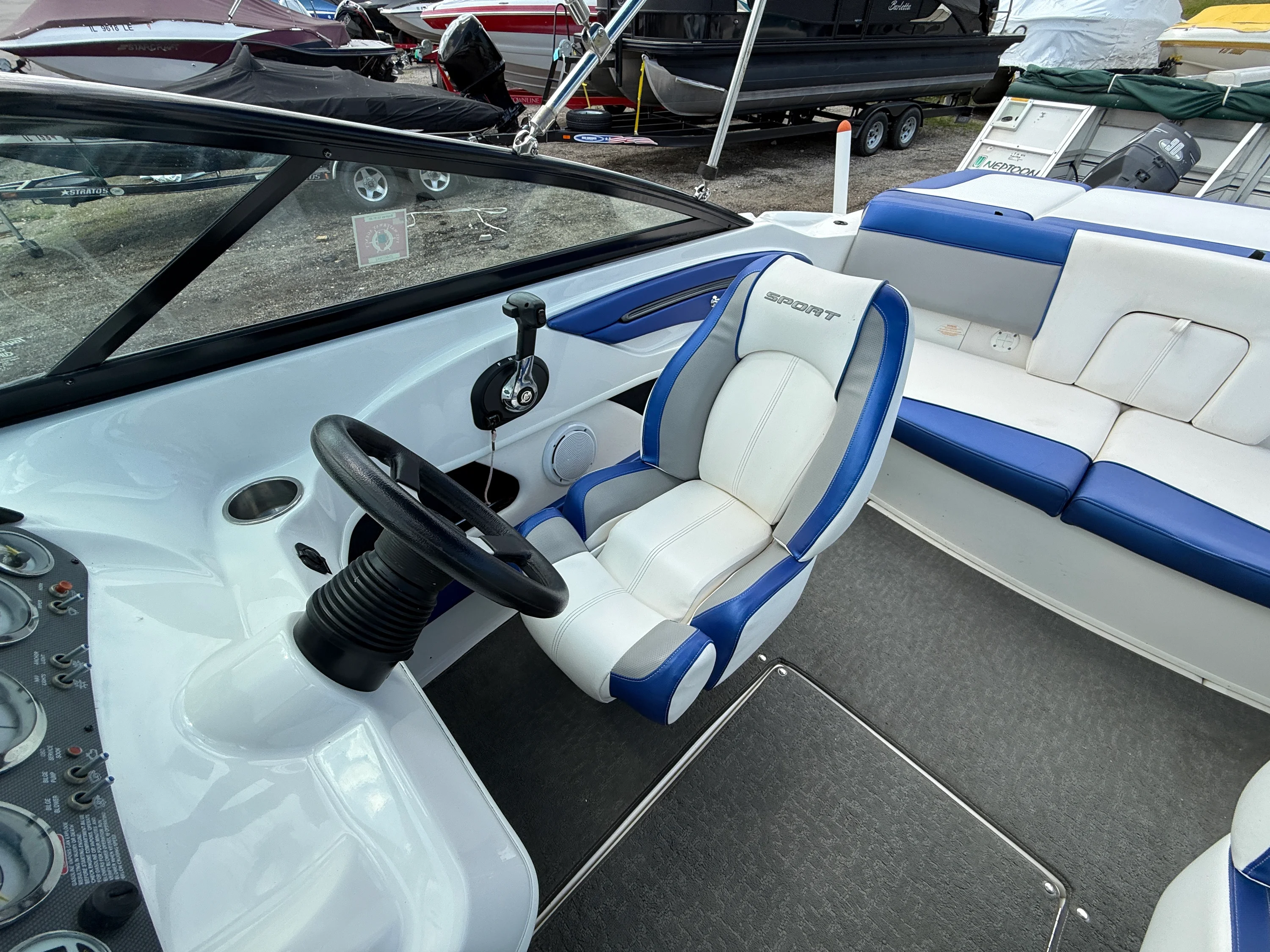 2012 Sea Ray 205SP SS TR Image Thumbnail #9