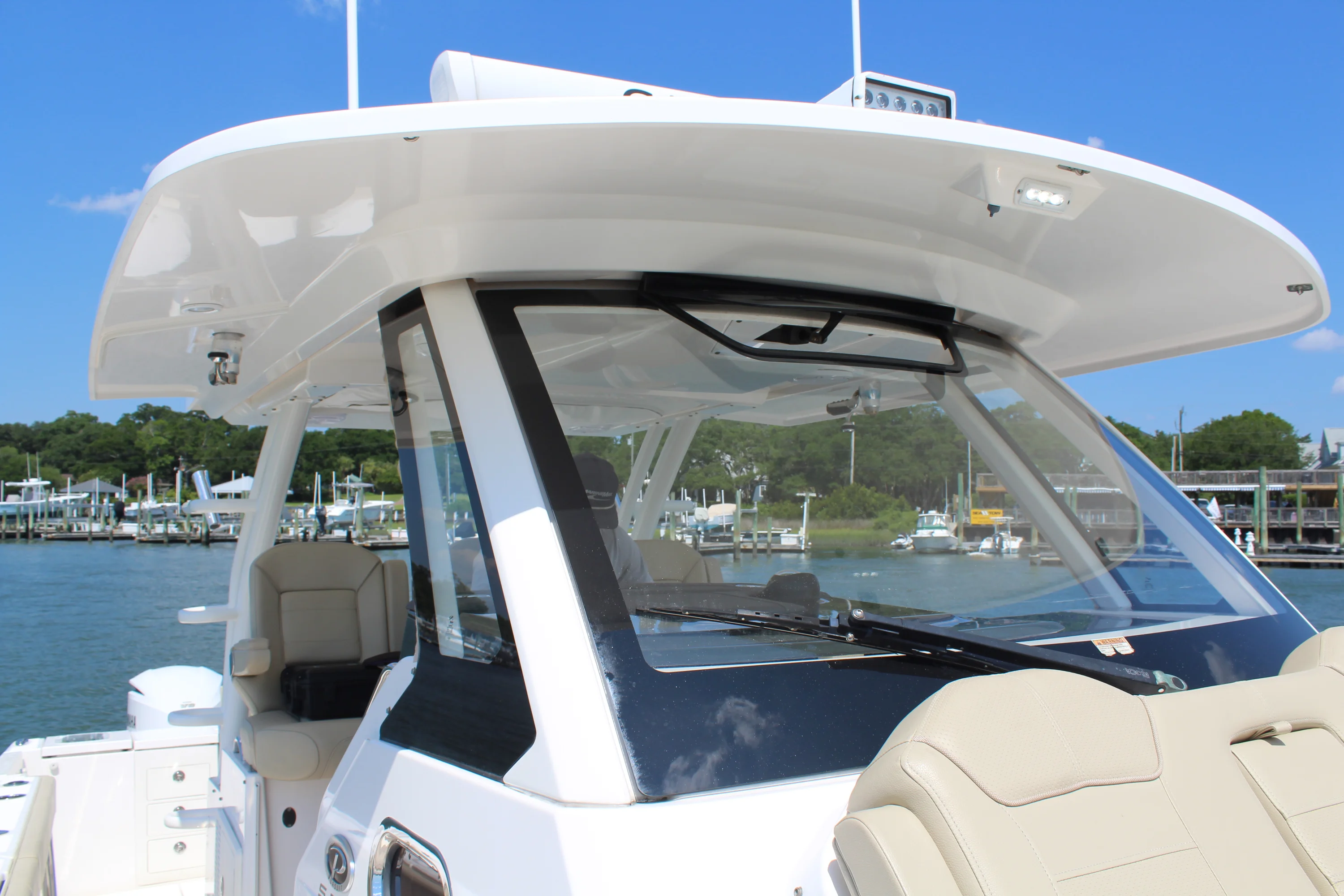 2019 Pursuit S 368 SPORT Image Thumbnail #30