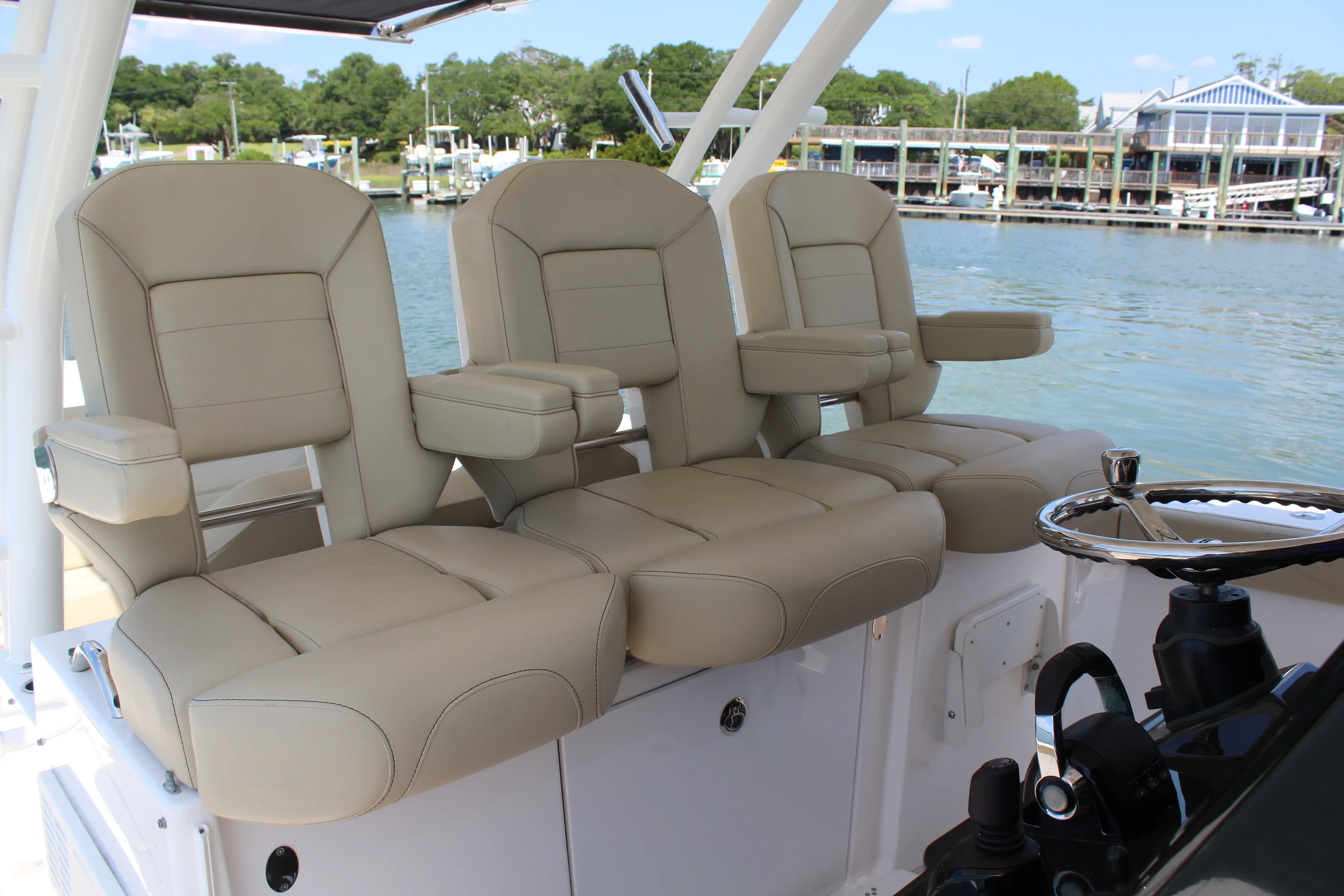 2019 Pursuit S 368 SPORT Image Thumbnail #14
