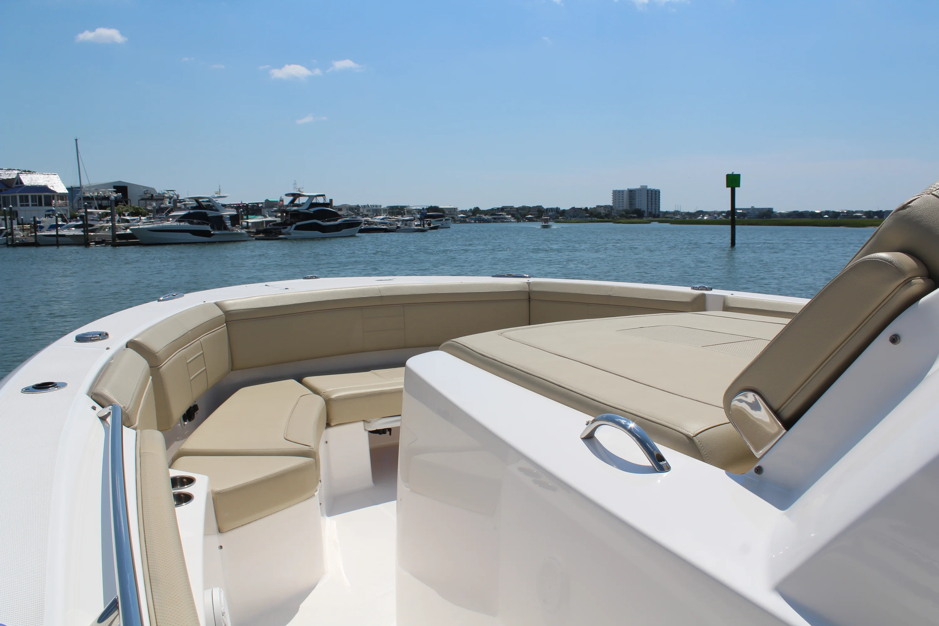 2019 Pursuit S 368 SPORT Image Thumbnail #12