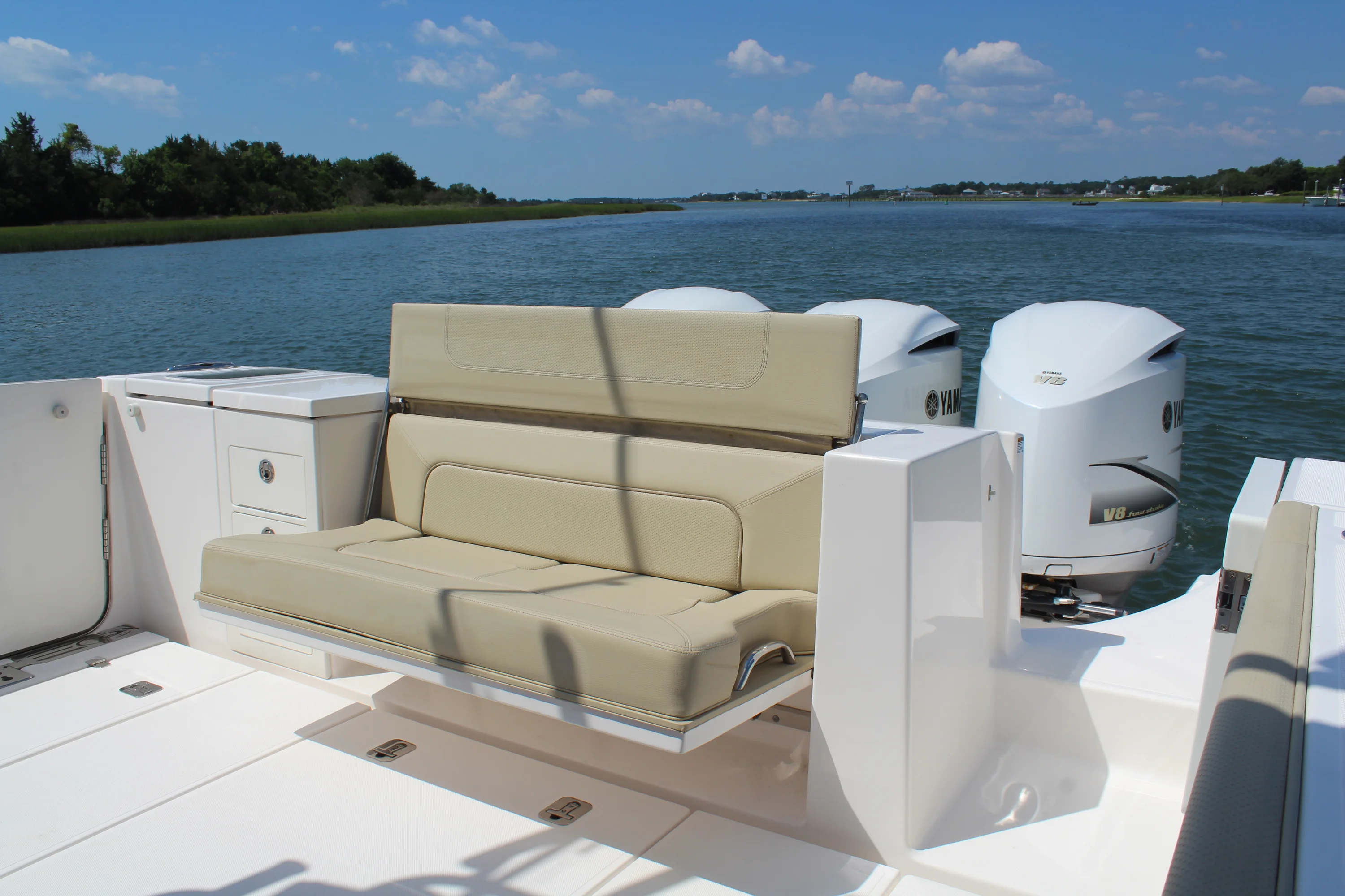 2019 Pursuit S 368 SPORT Image Thumbnail #21