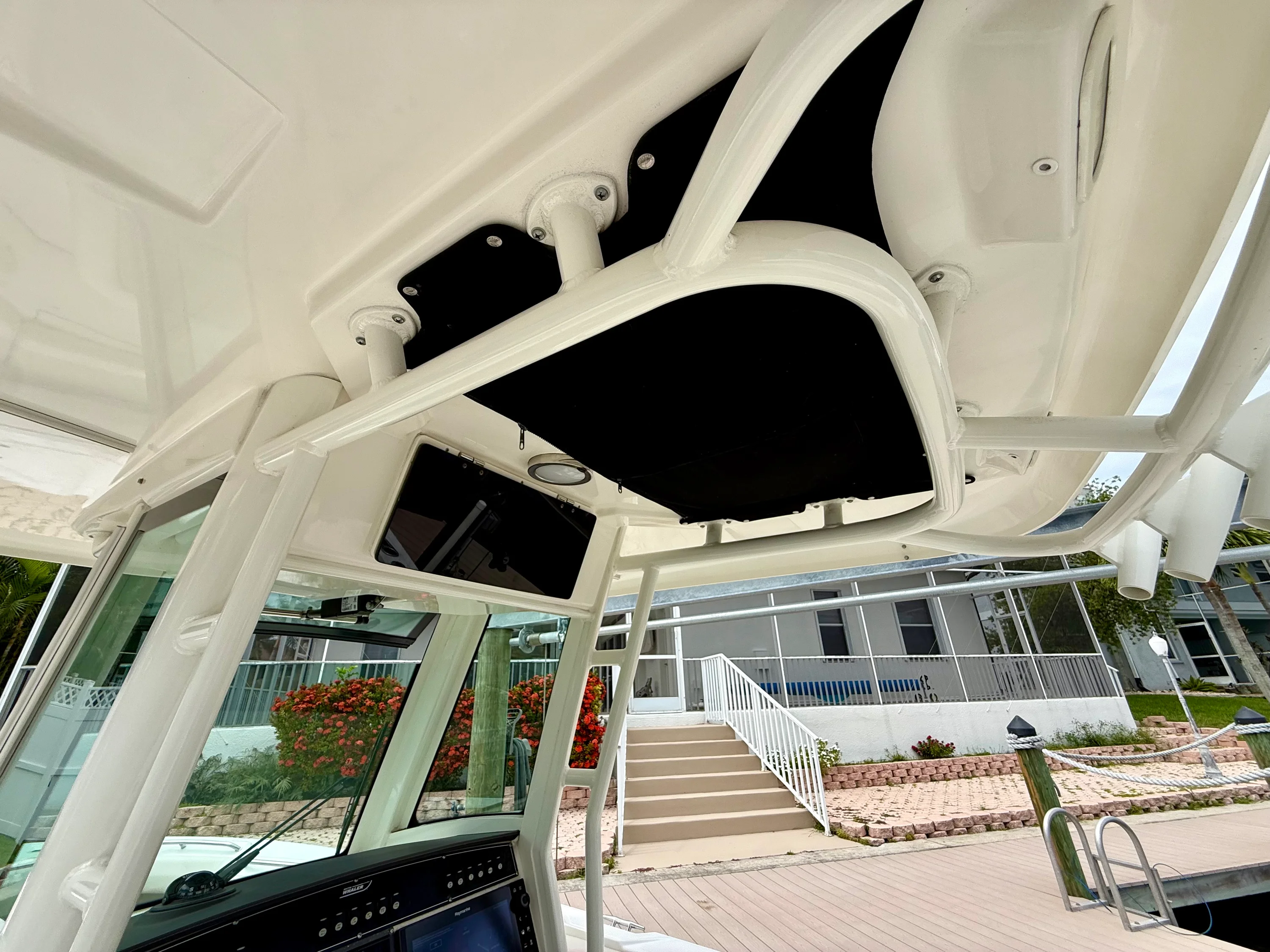 2021 Boston Whaler 280 OUTRAGE Image Thumbnail #17