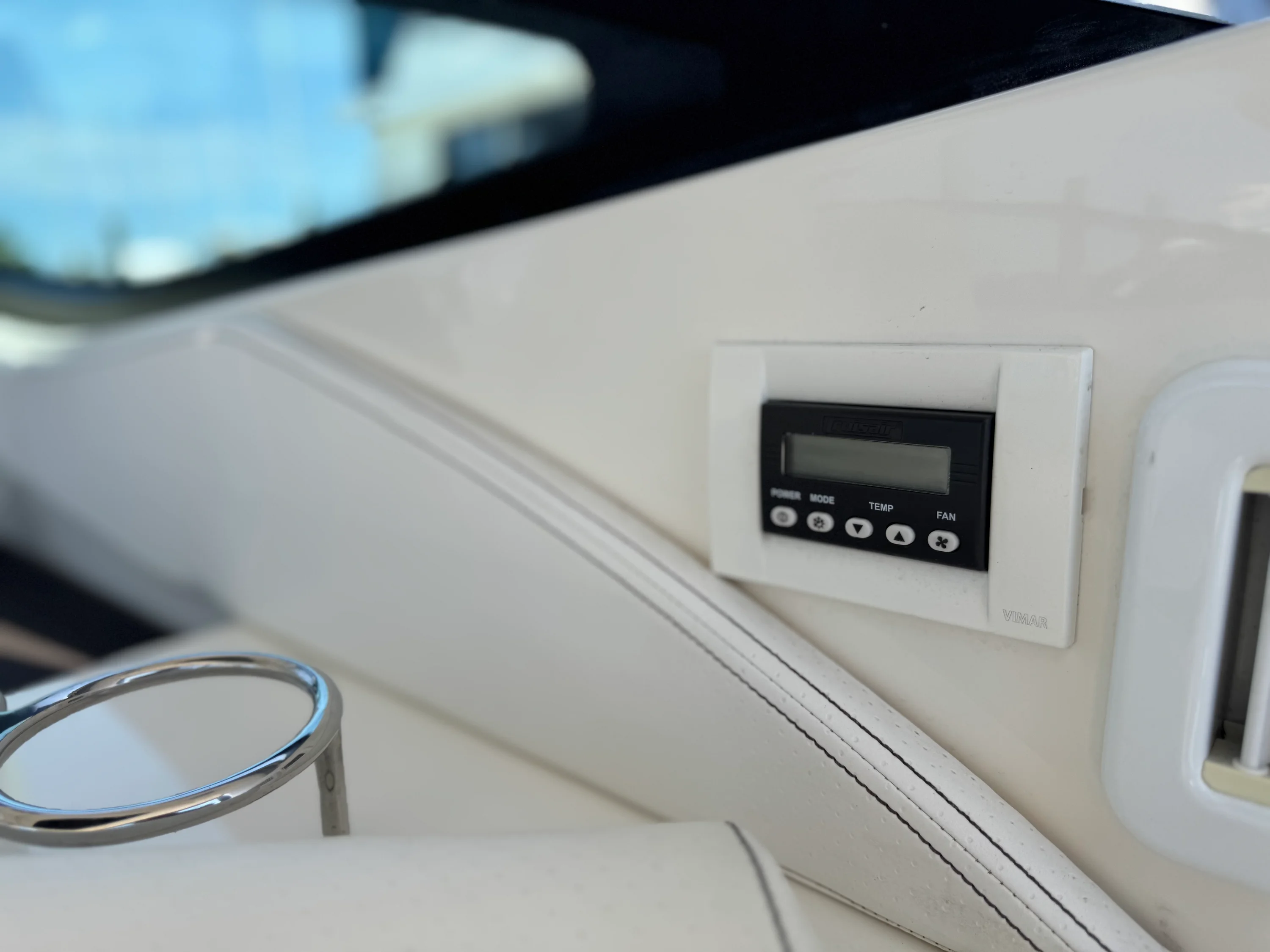 2019 Sea Ray 320 SUNDANCER Image Thumbnail #31