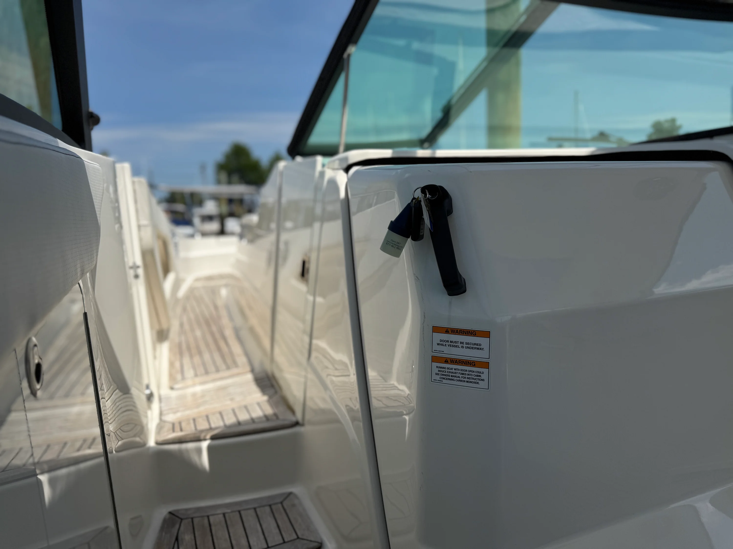 2019 Sea Ray 320 SUNDANCER Image Thumbnail #39