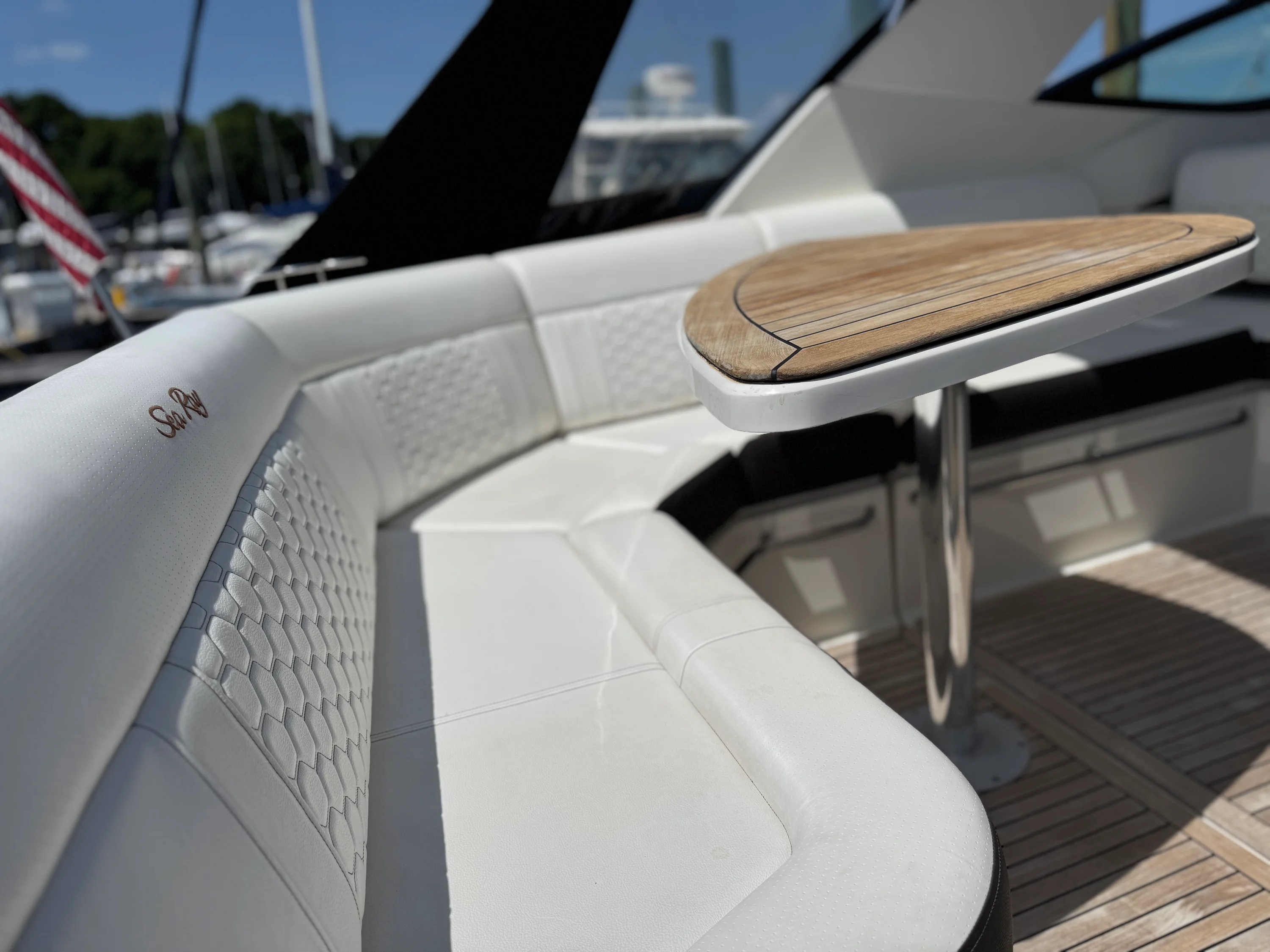 2019 Sea Ray 320 SUNDANCER Image Thumbnail #26