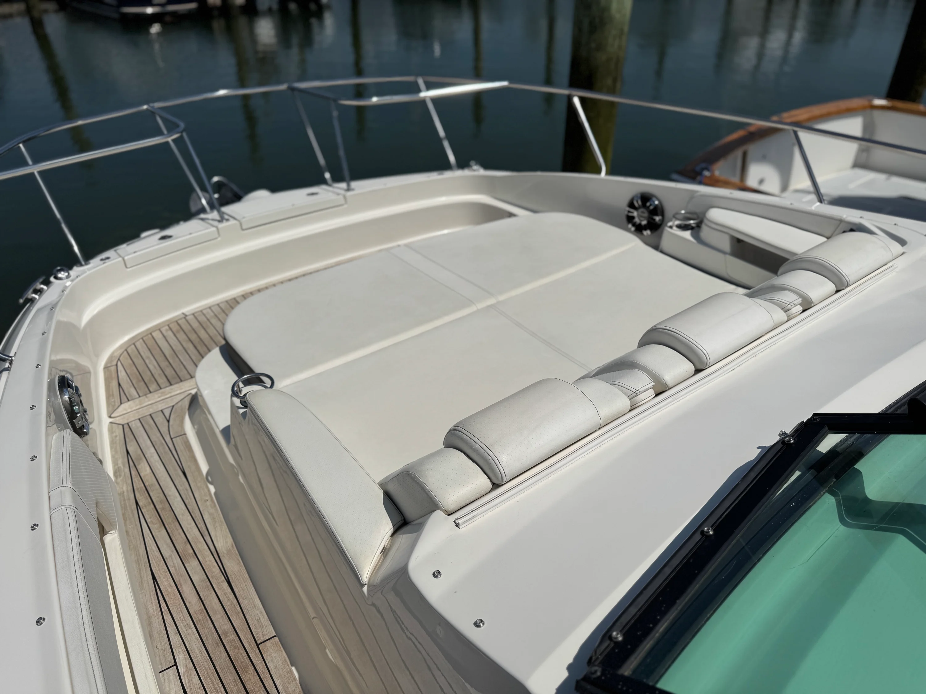 2019 Sea Ray 320 SUNDANCER Image Thumbnail #41