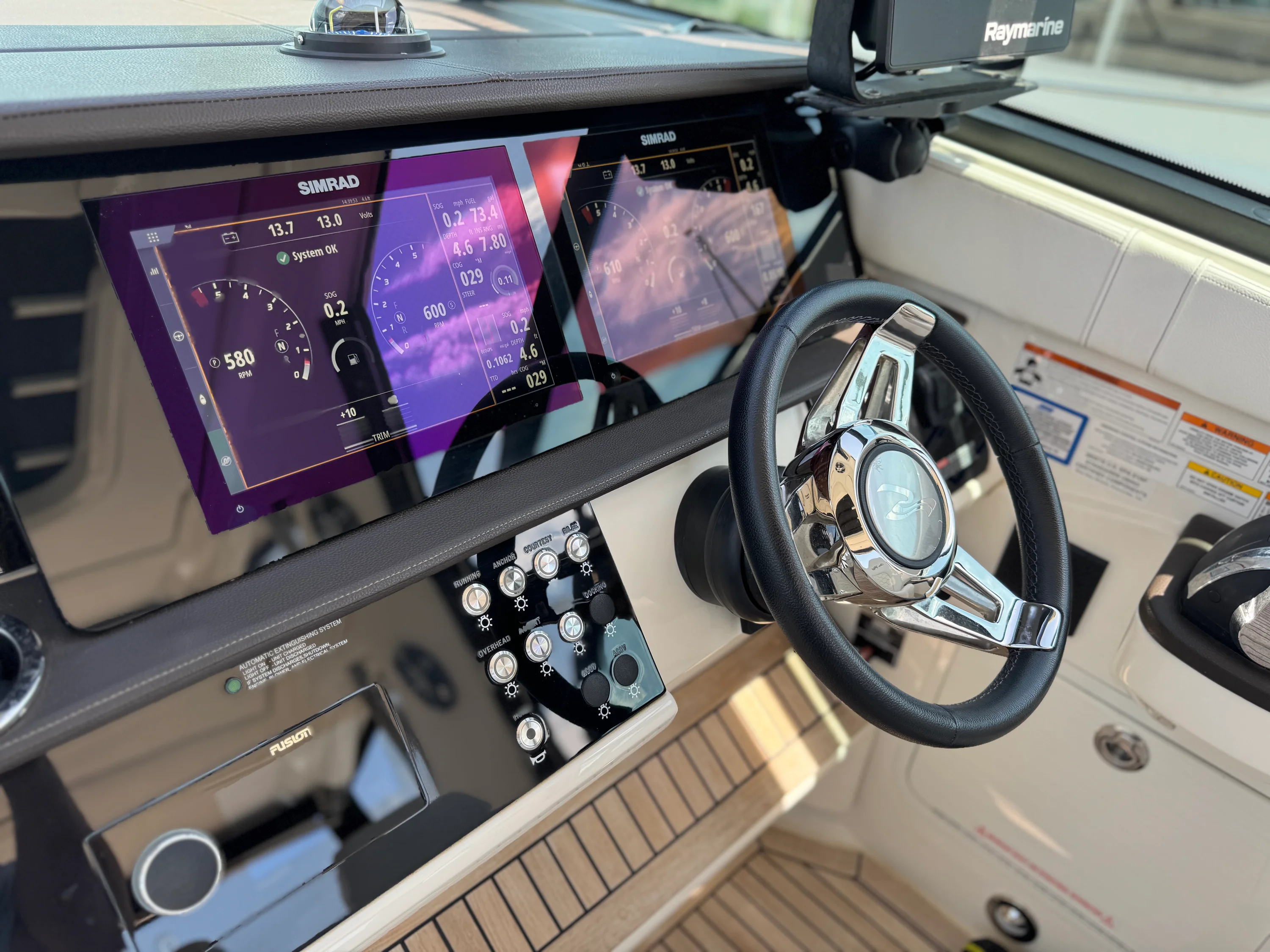 2019 Sea Ray 320 SUNDANCER Image Thumbnail #32