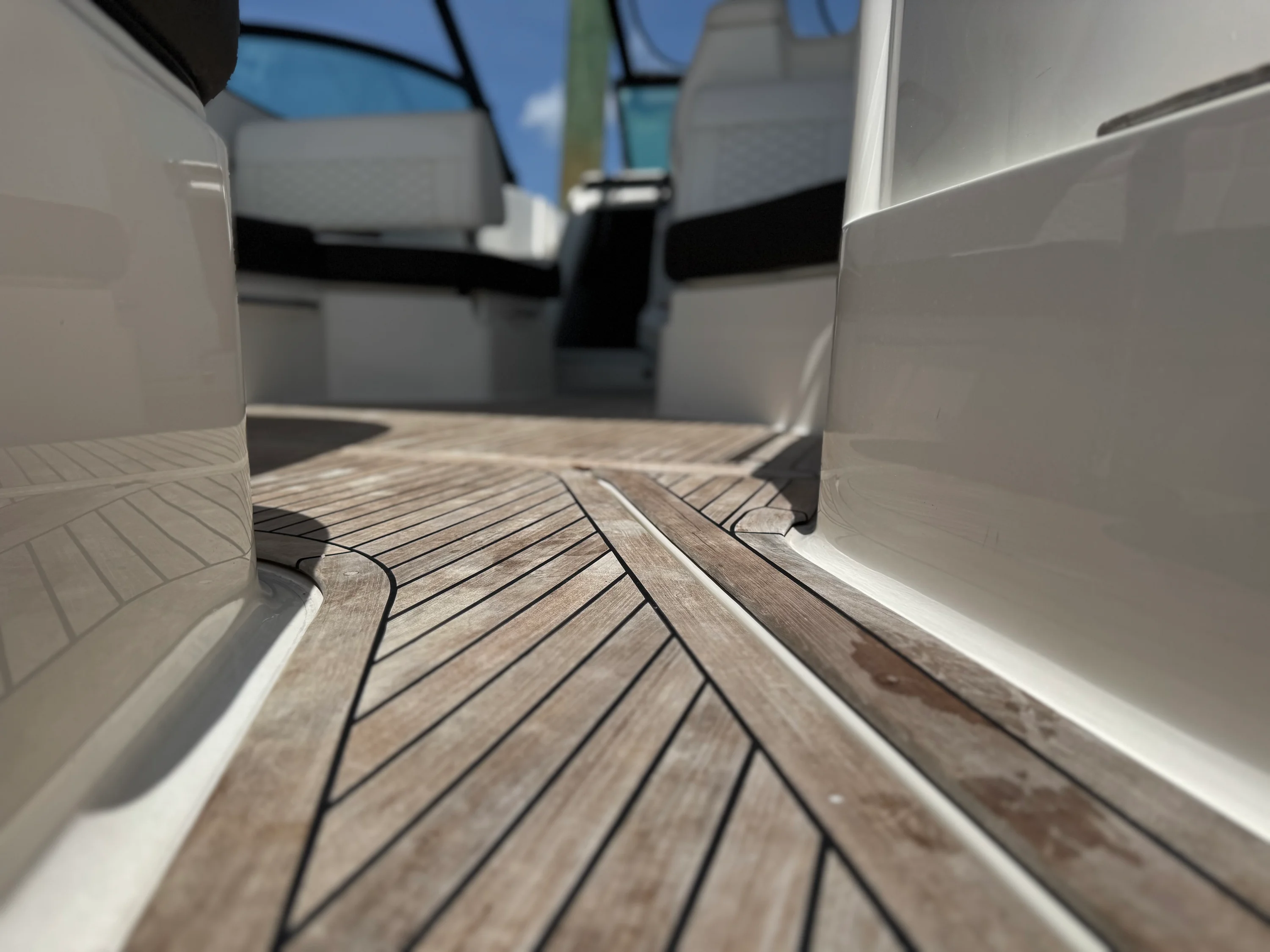 2019 Sea Ray 320 SUNDANCER Image Thumbnail #25