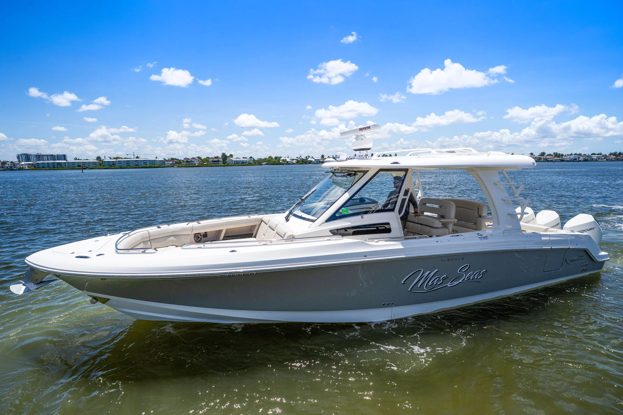 2022 Boston Whaler 350 REALM Image Thumbnail #8