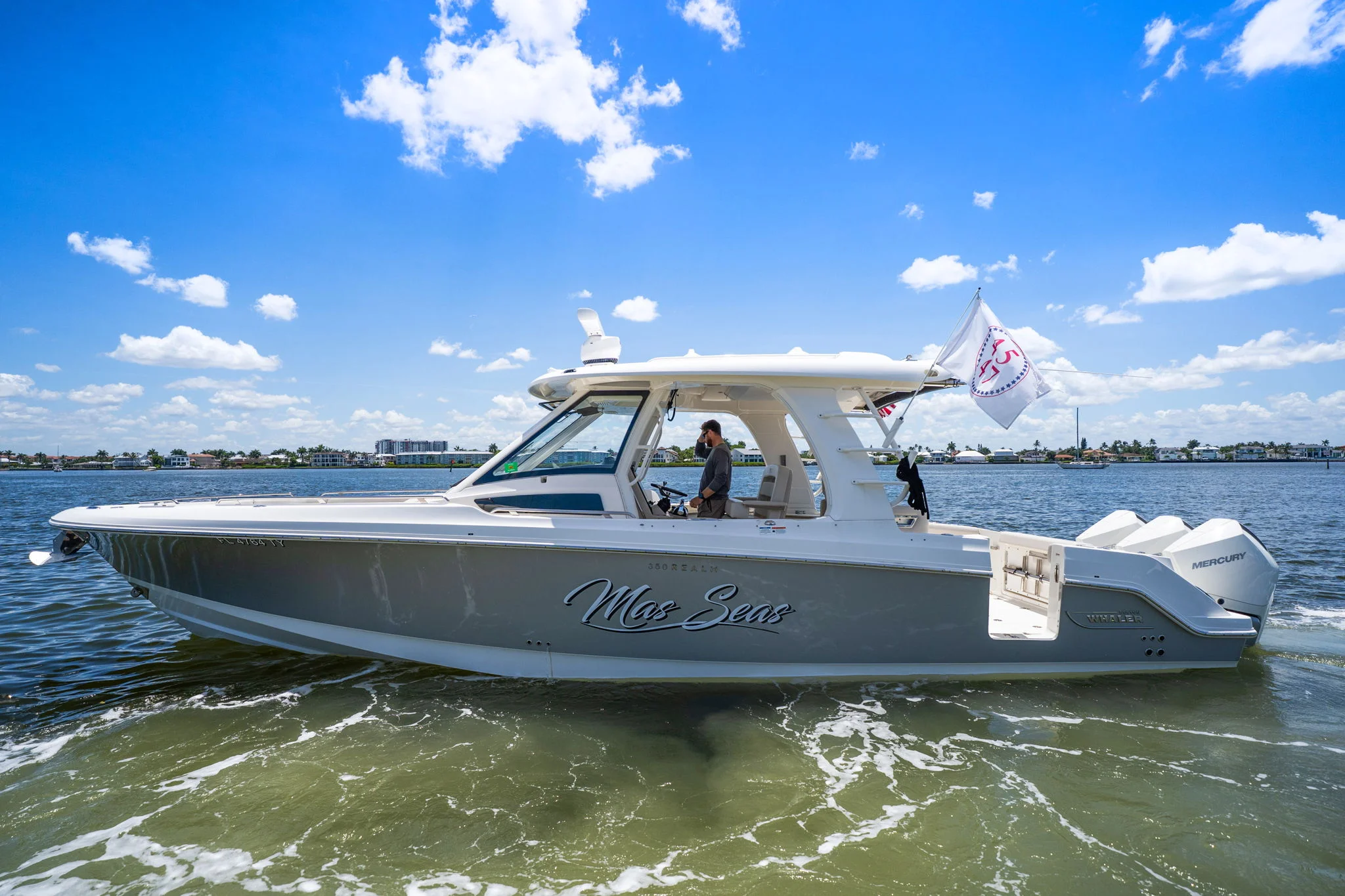2022 Boston Whaler 350 REALM Image Thumbnail #7