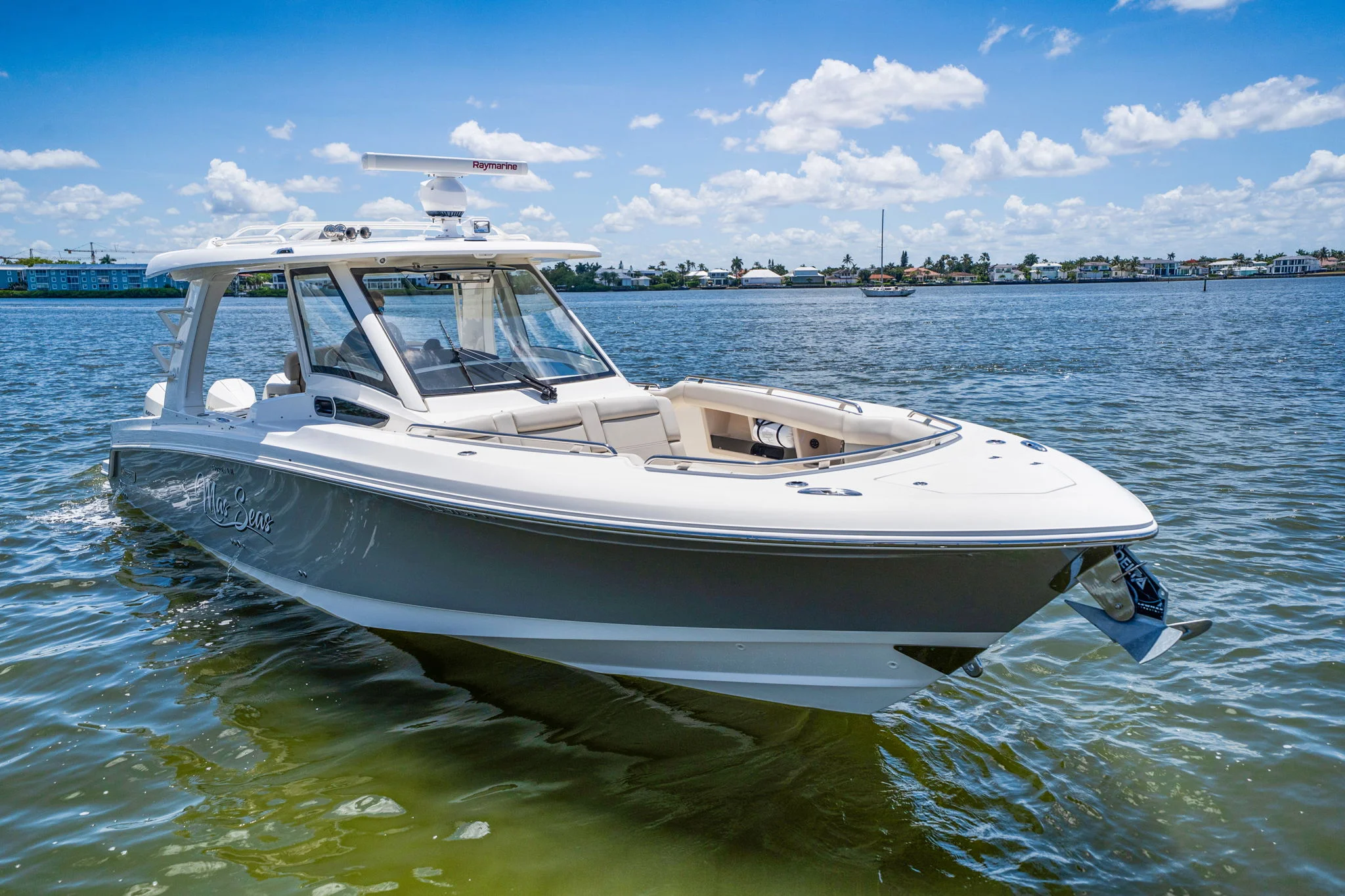 2022 Boston Whaler 350 REALM Image Thumbnail #1