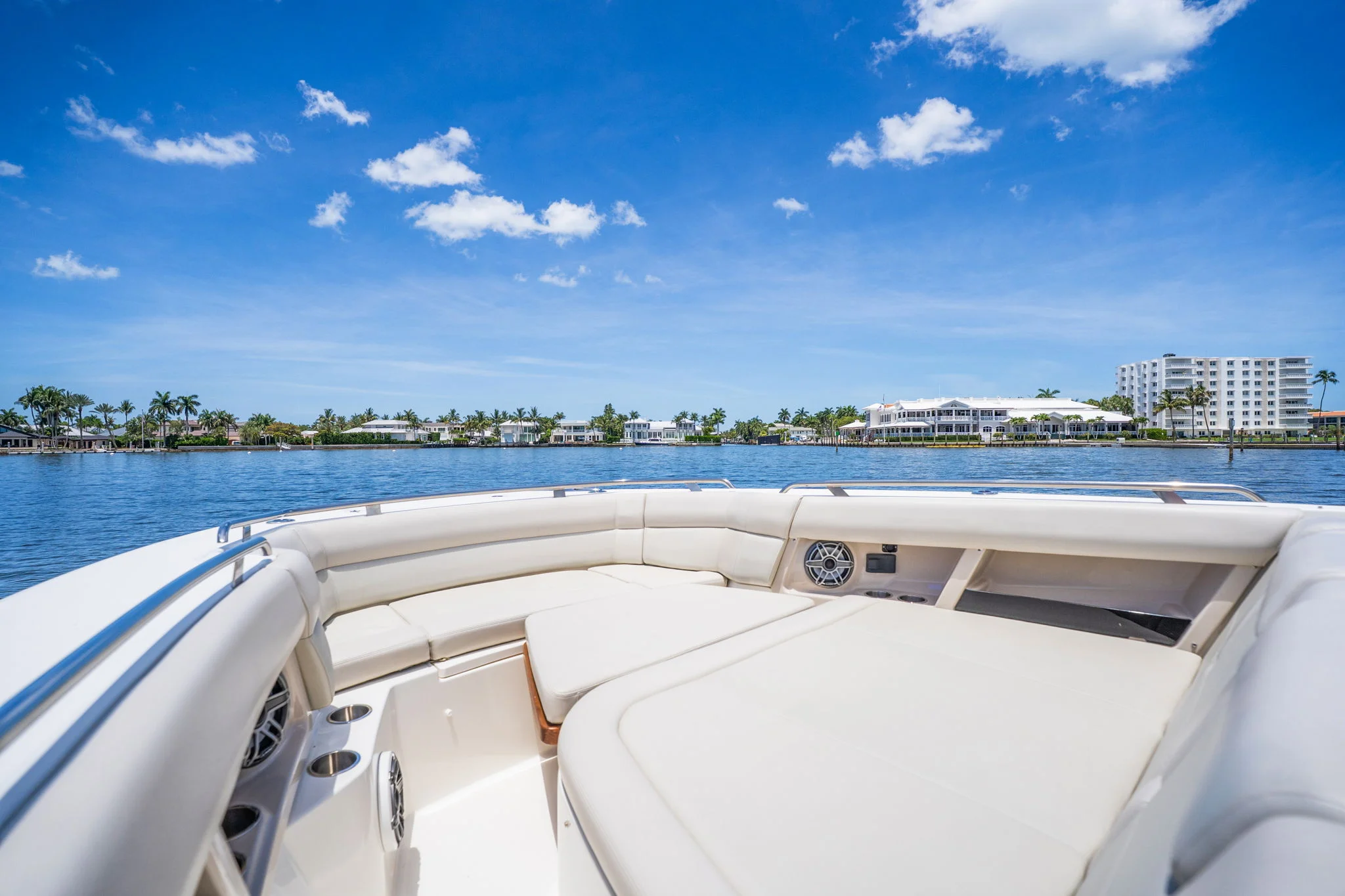 2022 Boston Whaler 350 REALM Image Thumbnail #15