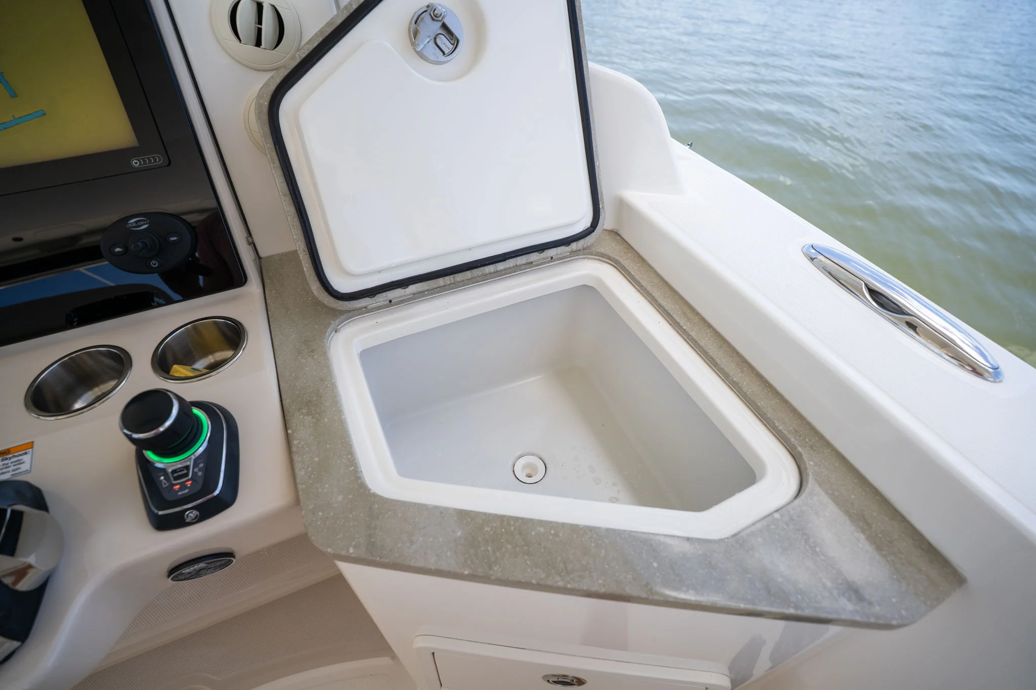 2022 Boston Whaler 350 REALM Image Thumbnail #24