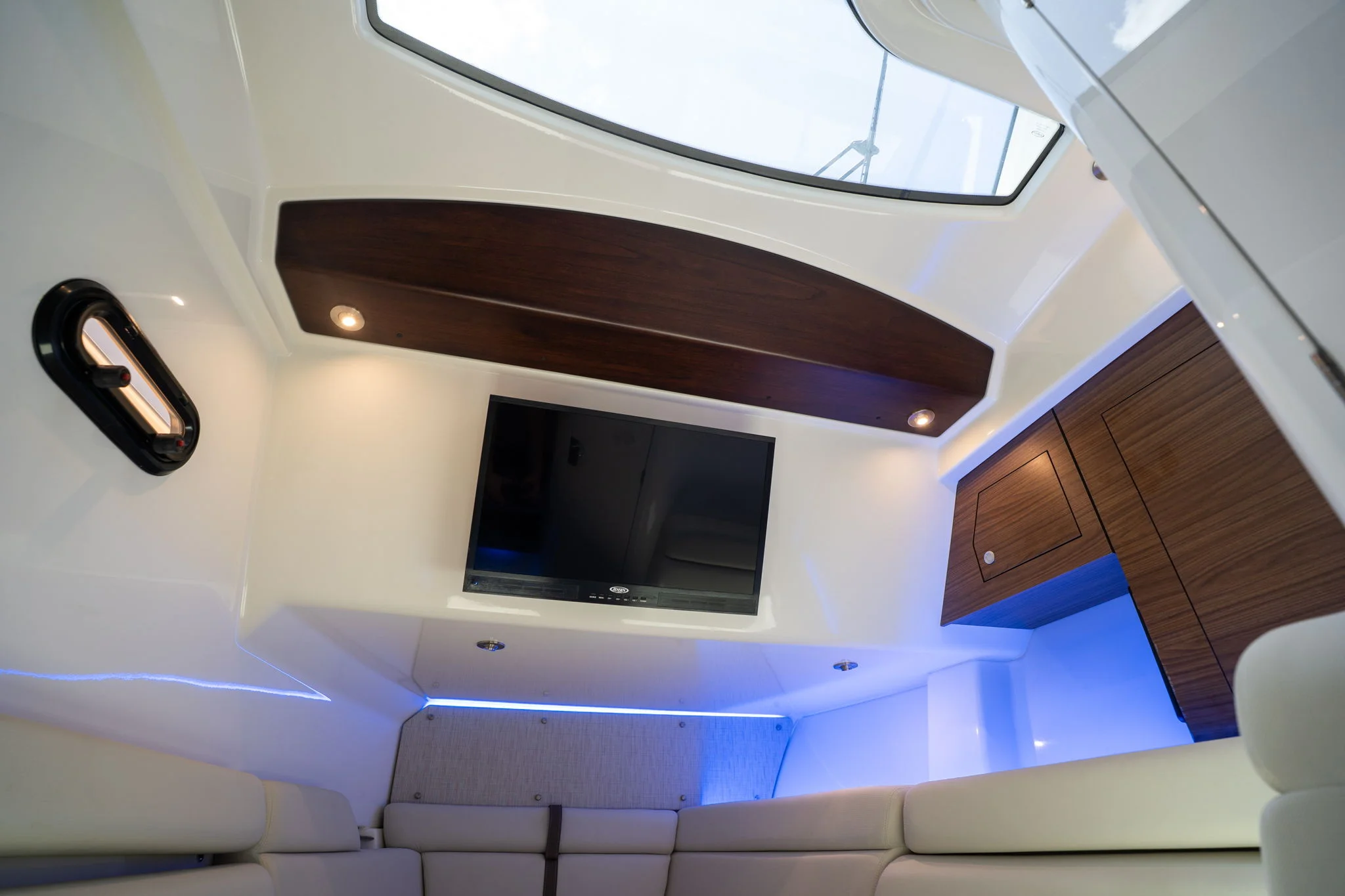 2022 Boston Whaler 350 REALM Image Thumbnail #43