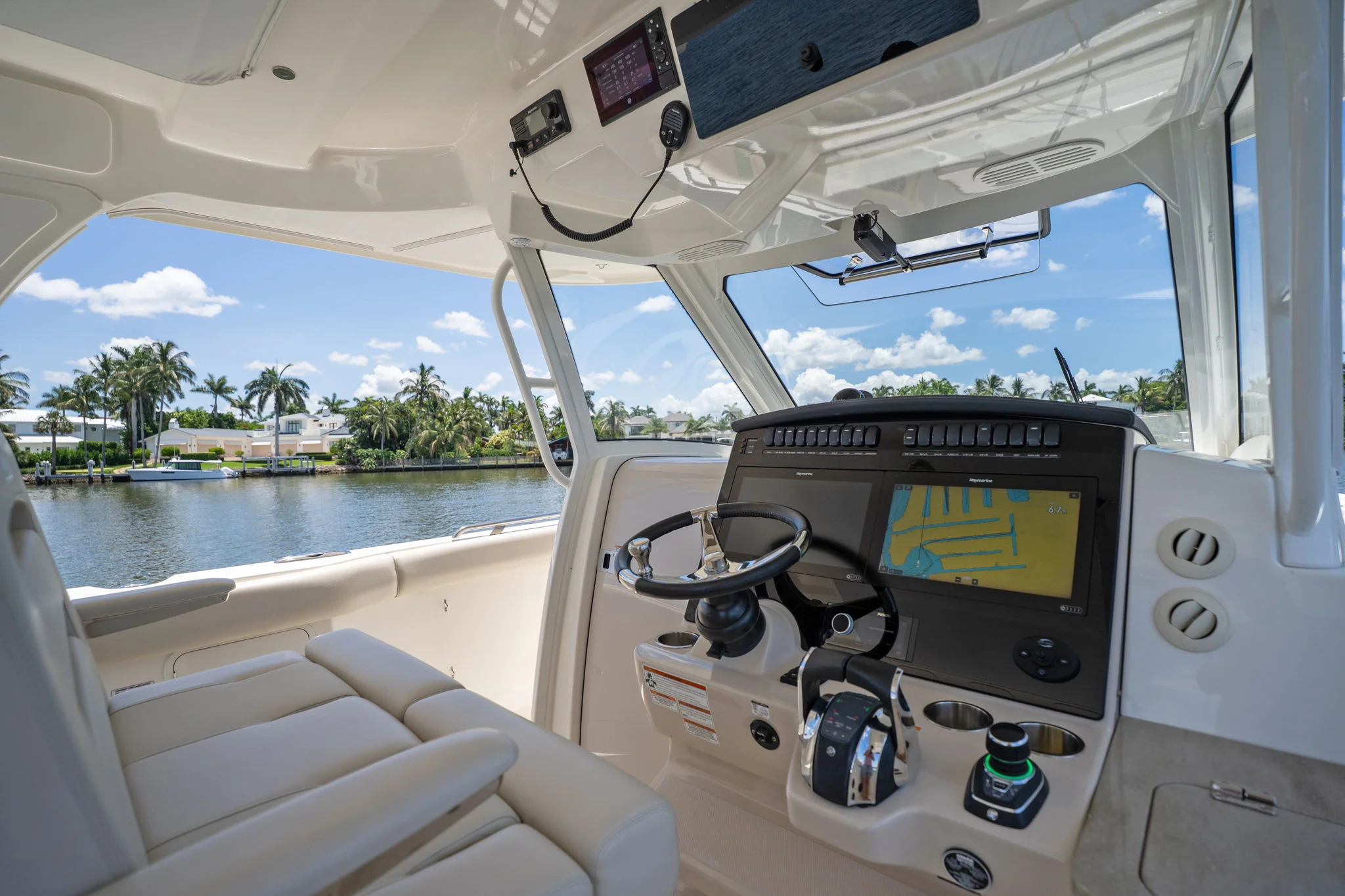 2022 Boston Whaler 350 REALM Image Thumbnail #19