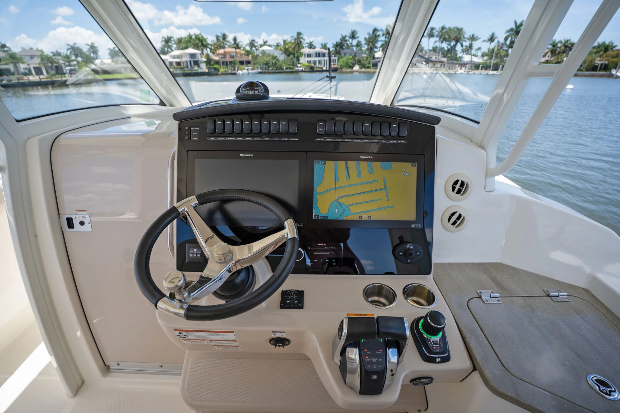 2022 Boston Whaler 350 REALM Image Thumbnail #20