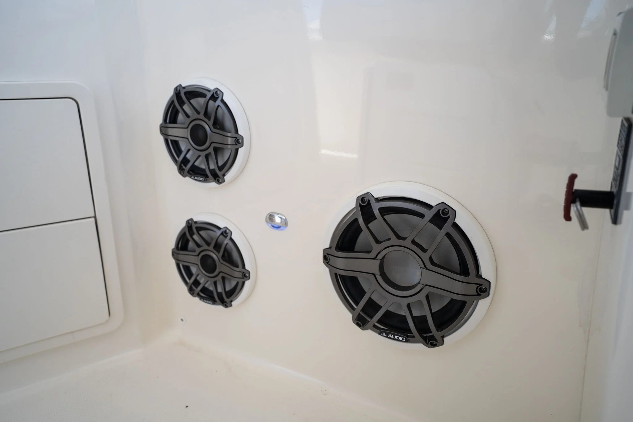 2022 Boston Whaler 350 REALM Image Thumbnail #33