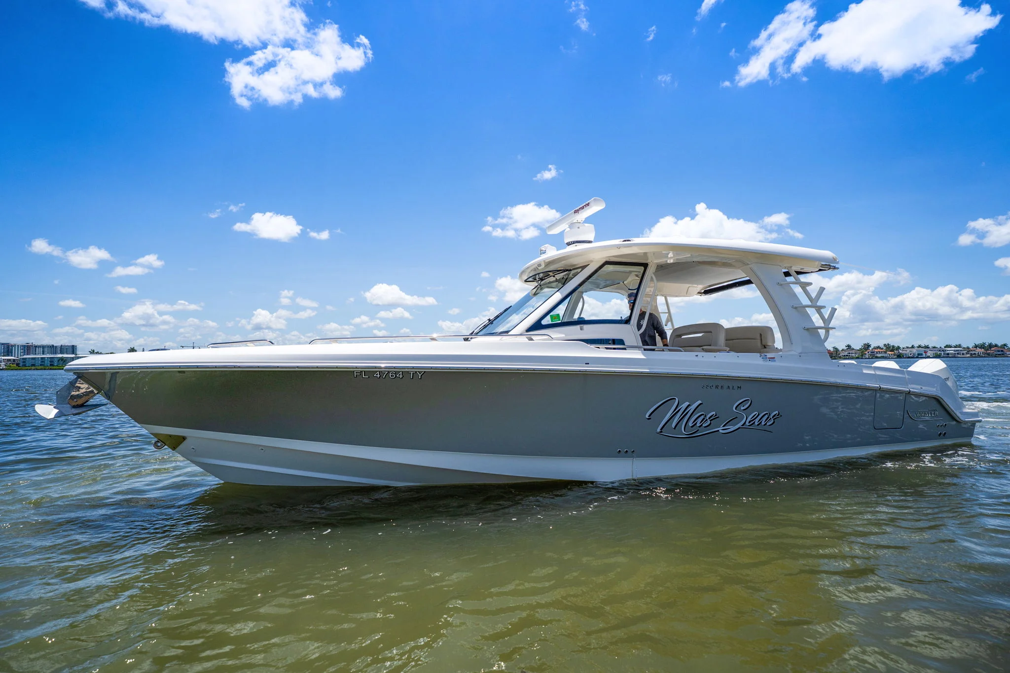 2022 Boston Whaler 350 REALM Image Thumbnail #6