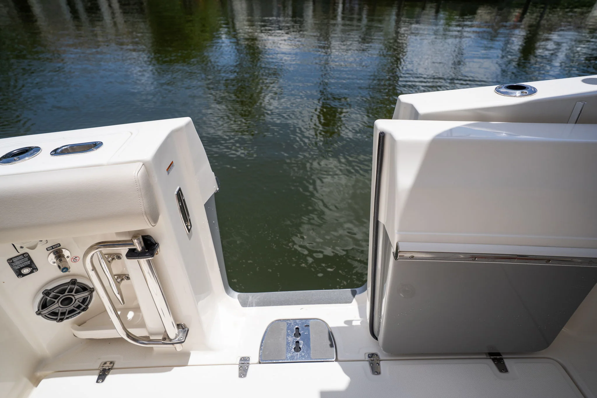 2022 Boston Whaler 350 REALM Image Thumbnail #38