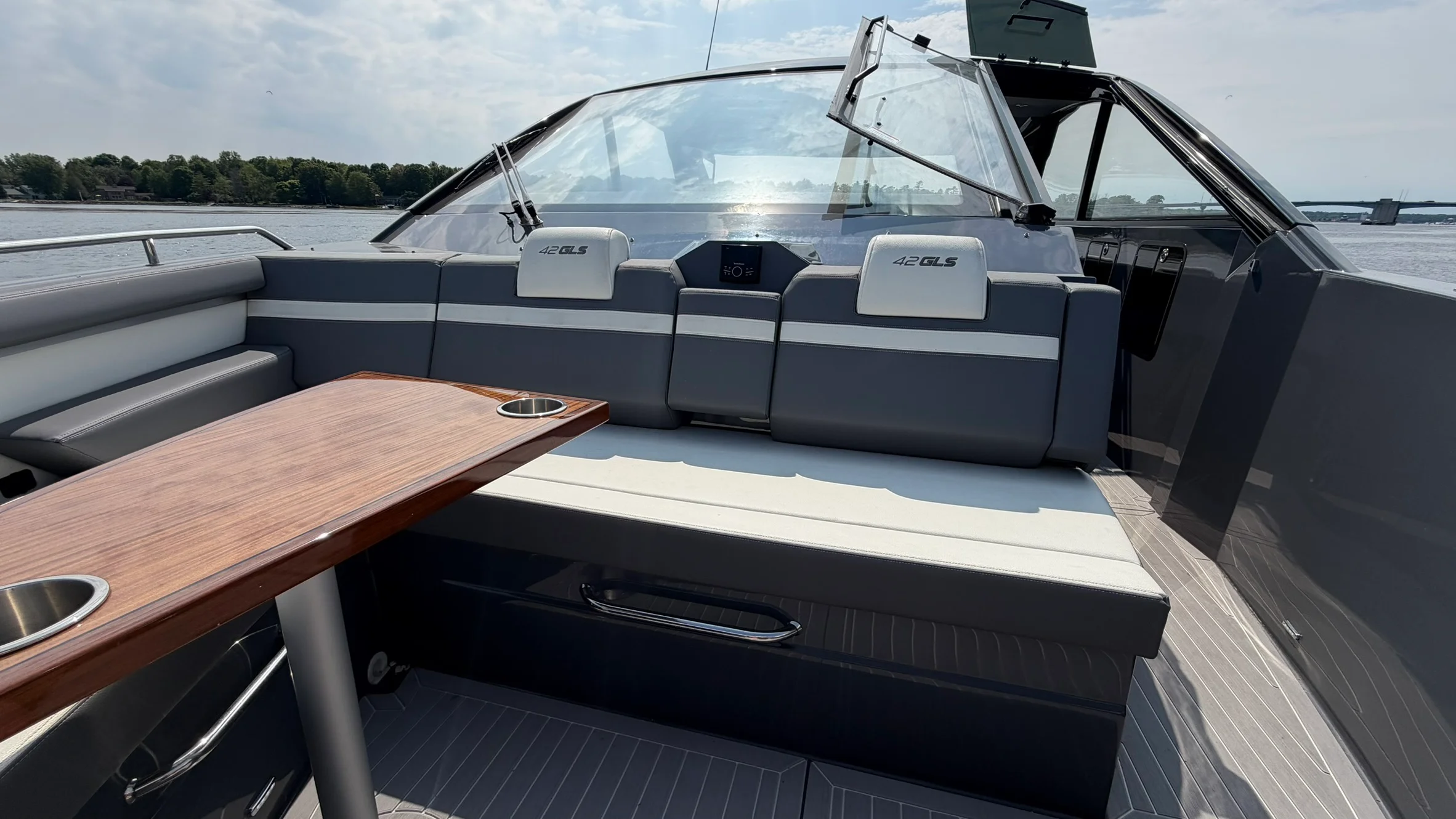 2023 Cruisers Yachts 42 GLS Image Thumbnail #31