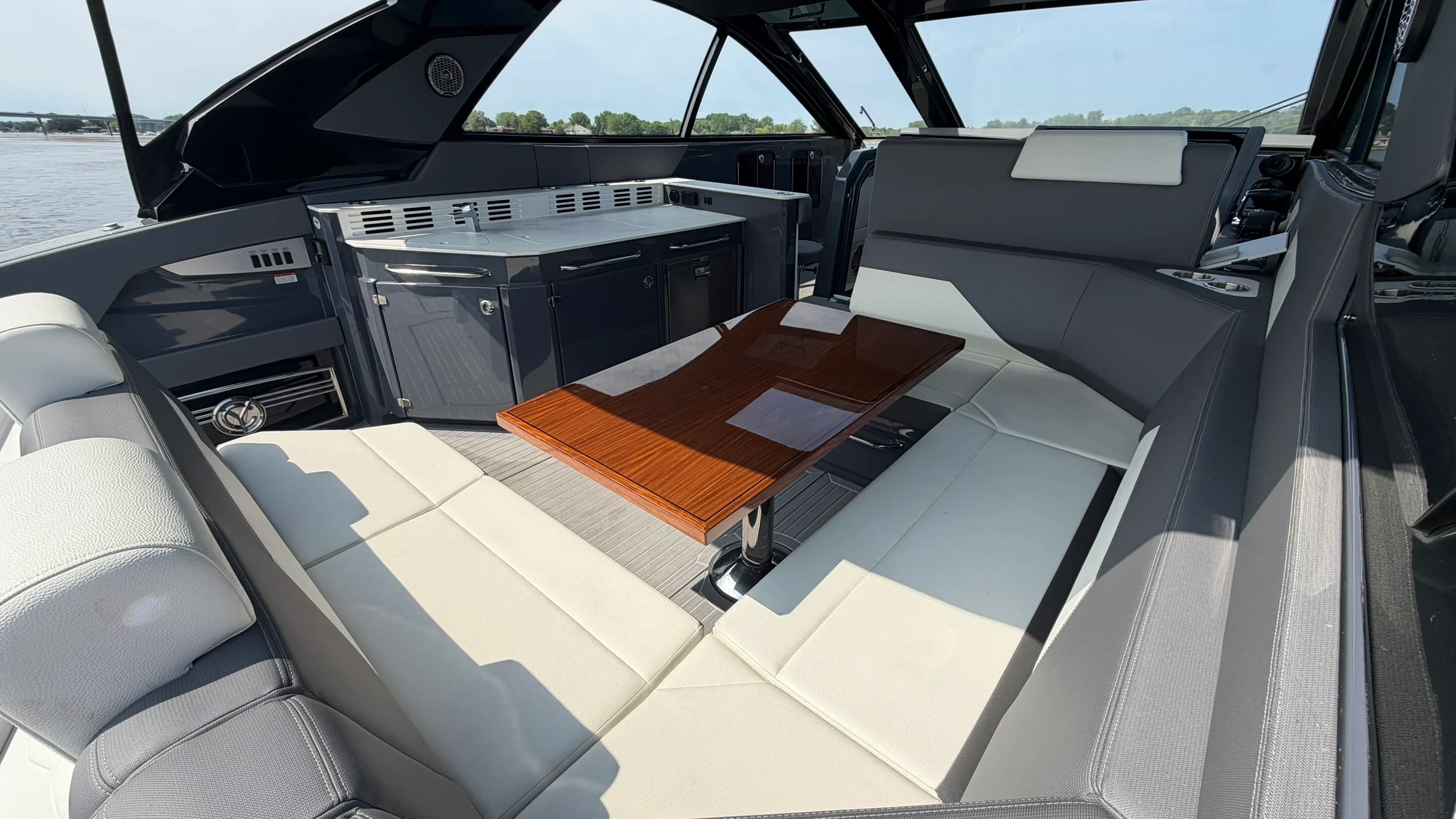 2023 Cruisers Yachts 42 GLS Image Thumbnail #51