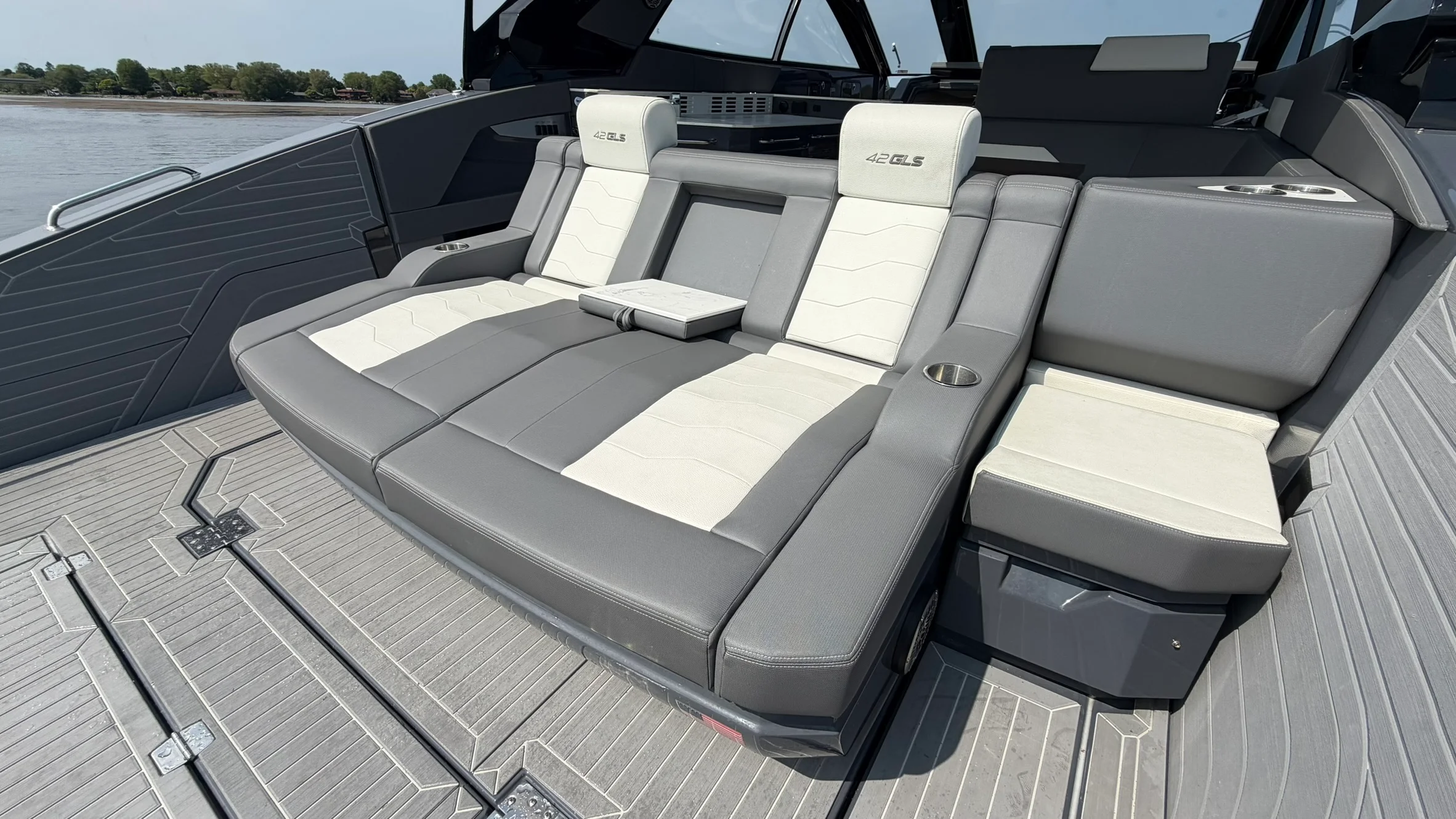 2023 Cruisers Yachts 42 GLS Image Thumbnail #55