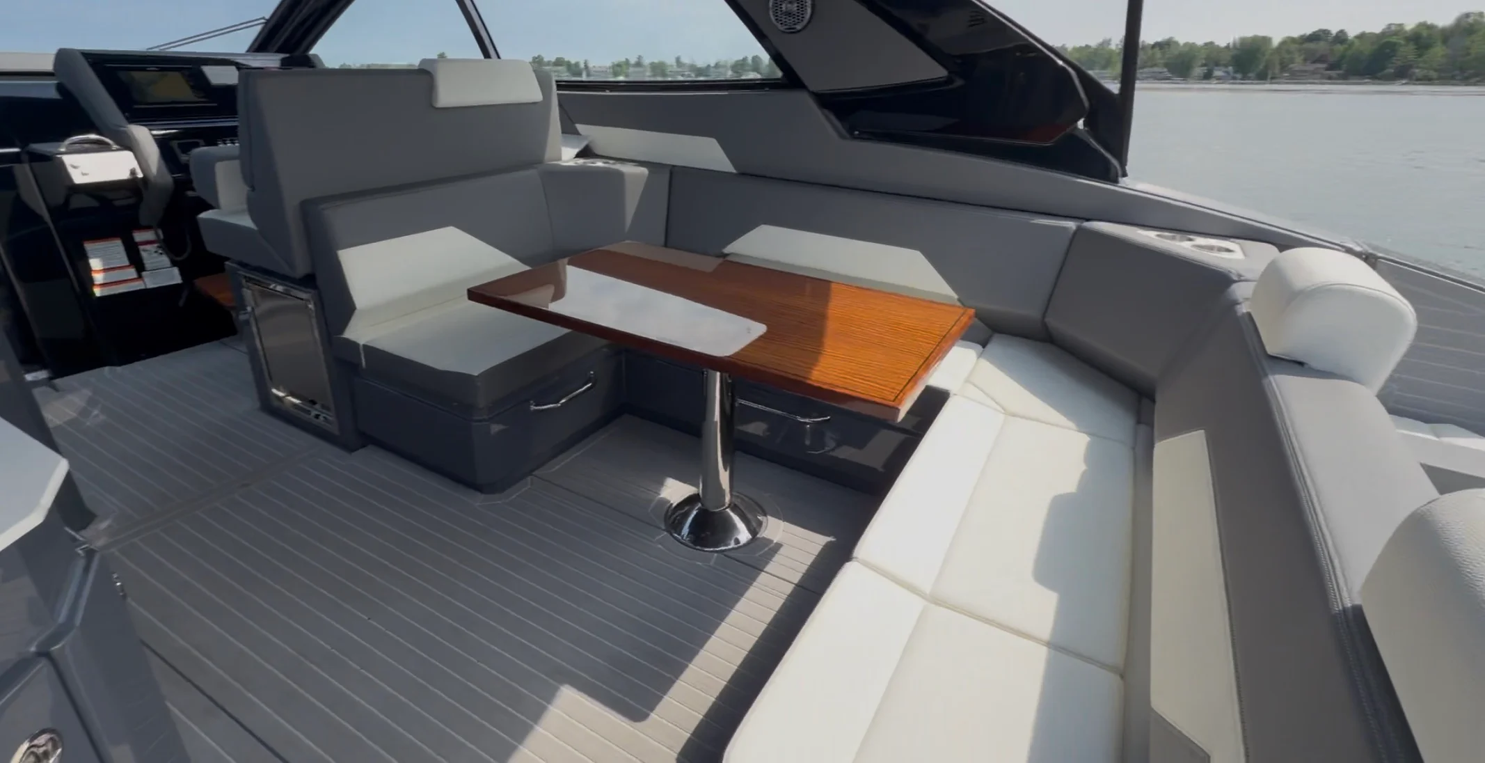 2023 Cruisers Yachts 42 GLS Image Thumbnail #20