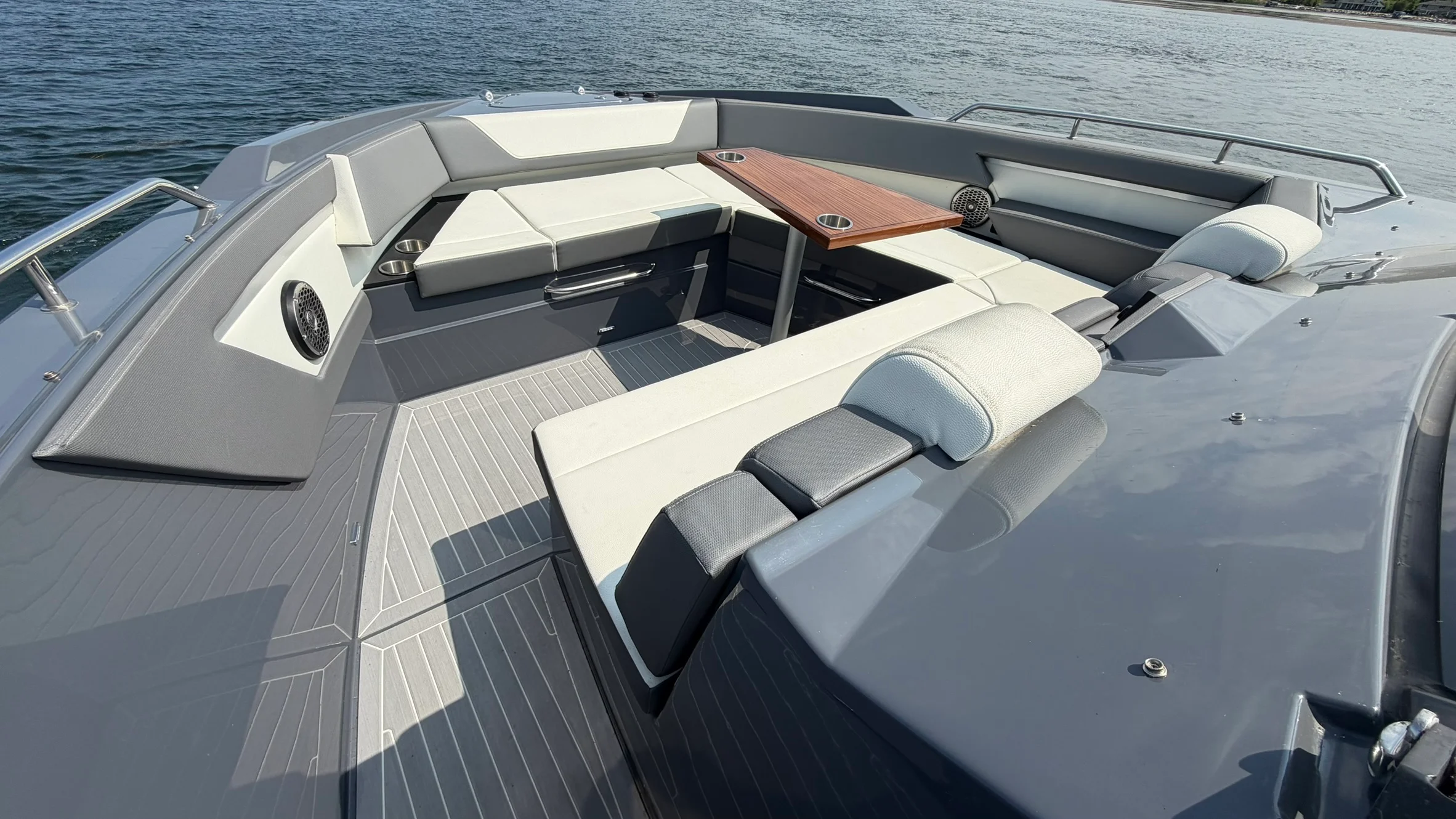2023 Cruisers Yachts 42 GLS Image Thumbnail #33