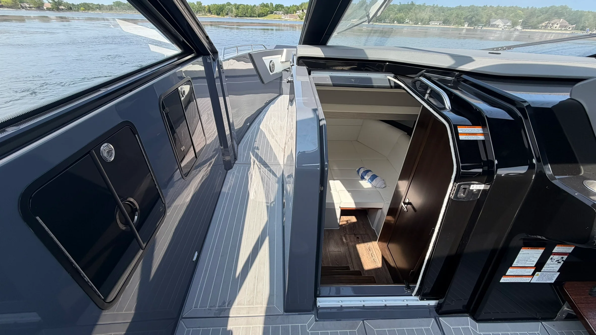 2023 Cruisers Yachts 42 GLS Image Thumbnail #39