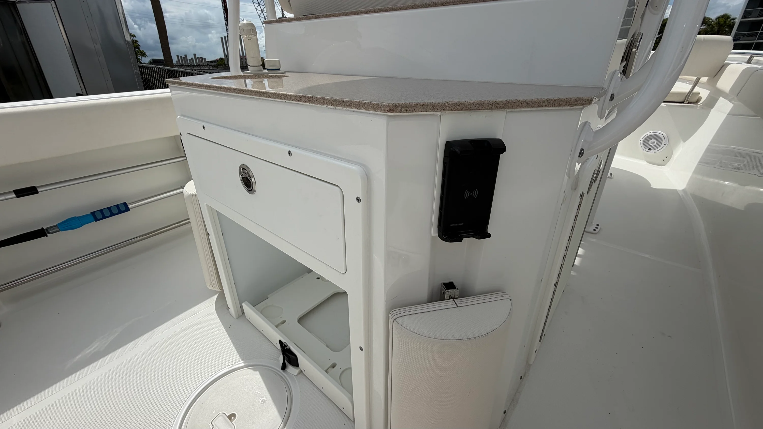 2022 Sea Hunt ULTRA 239 SE Image Thumbnail #36