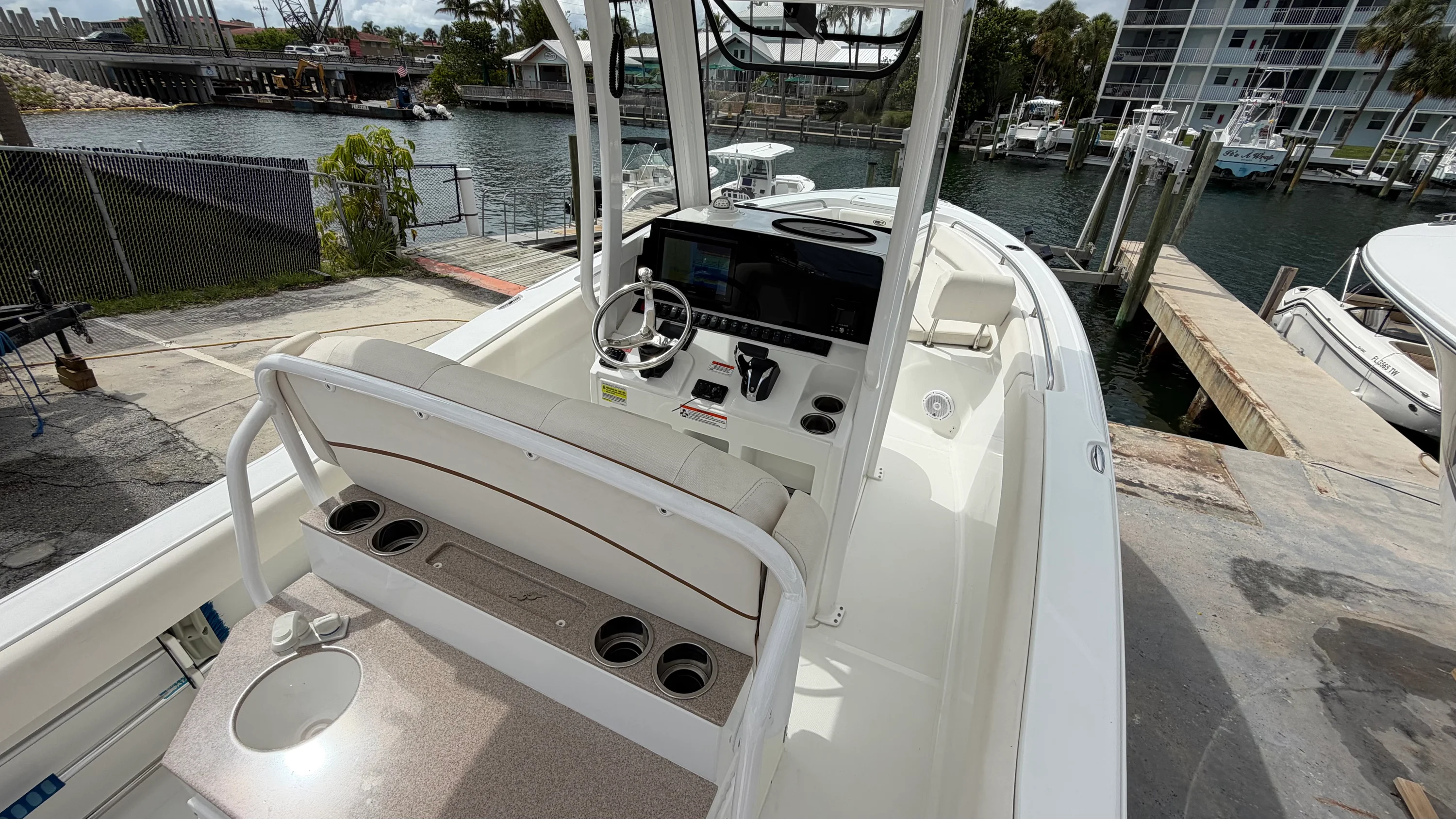 2022 Sea Hunt ULTRA 239 SE Image Thumbnail #44