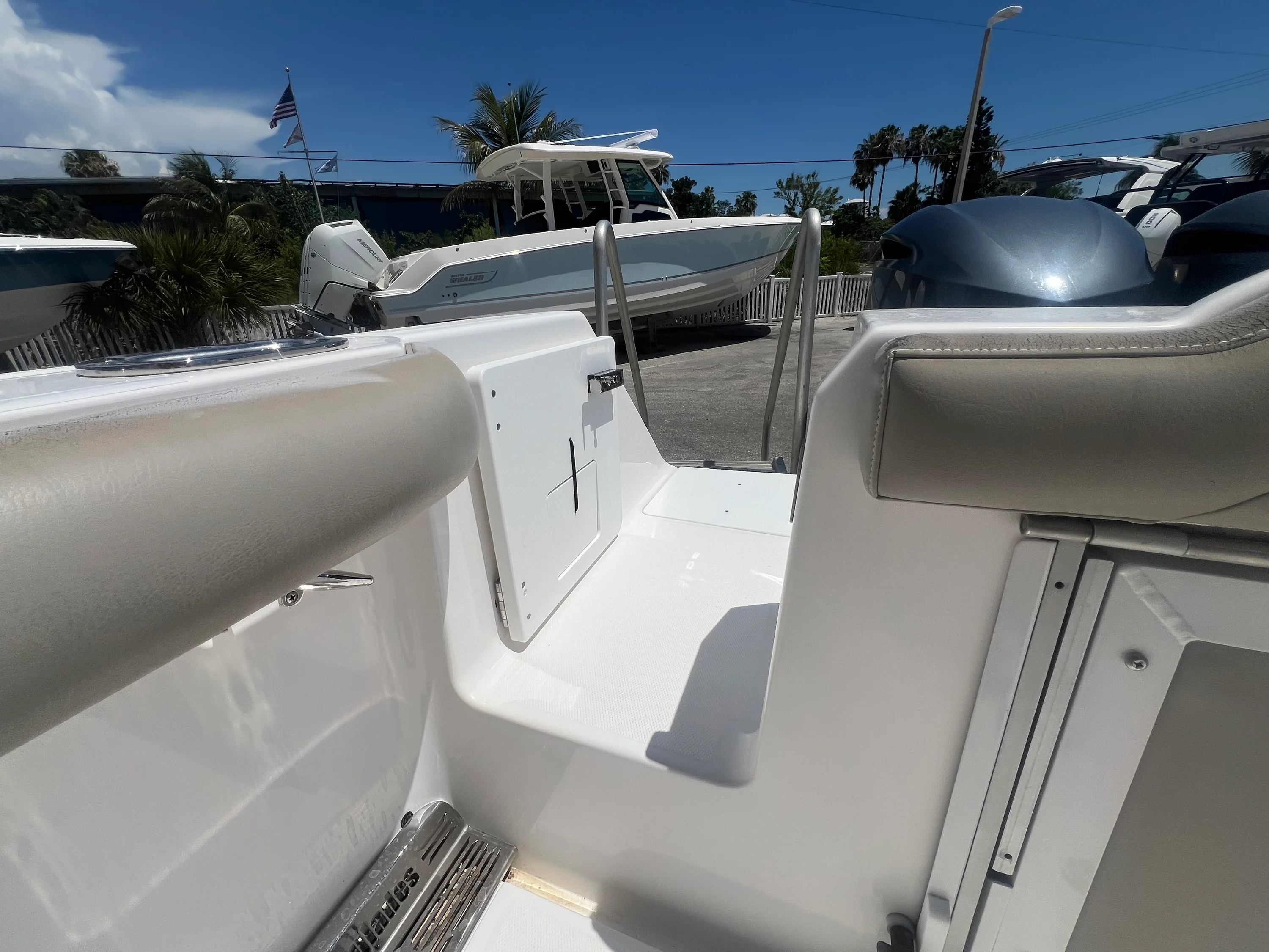 2019 Everglades 295CC Image Thumbnail #11