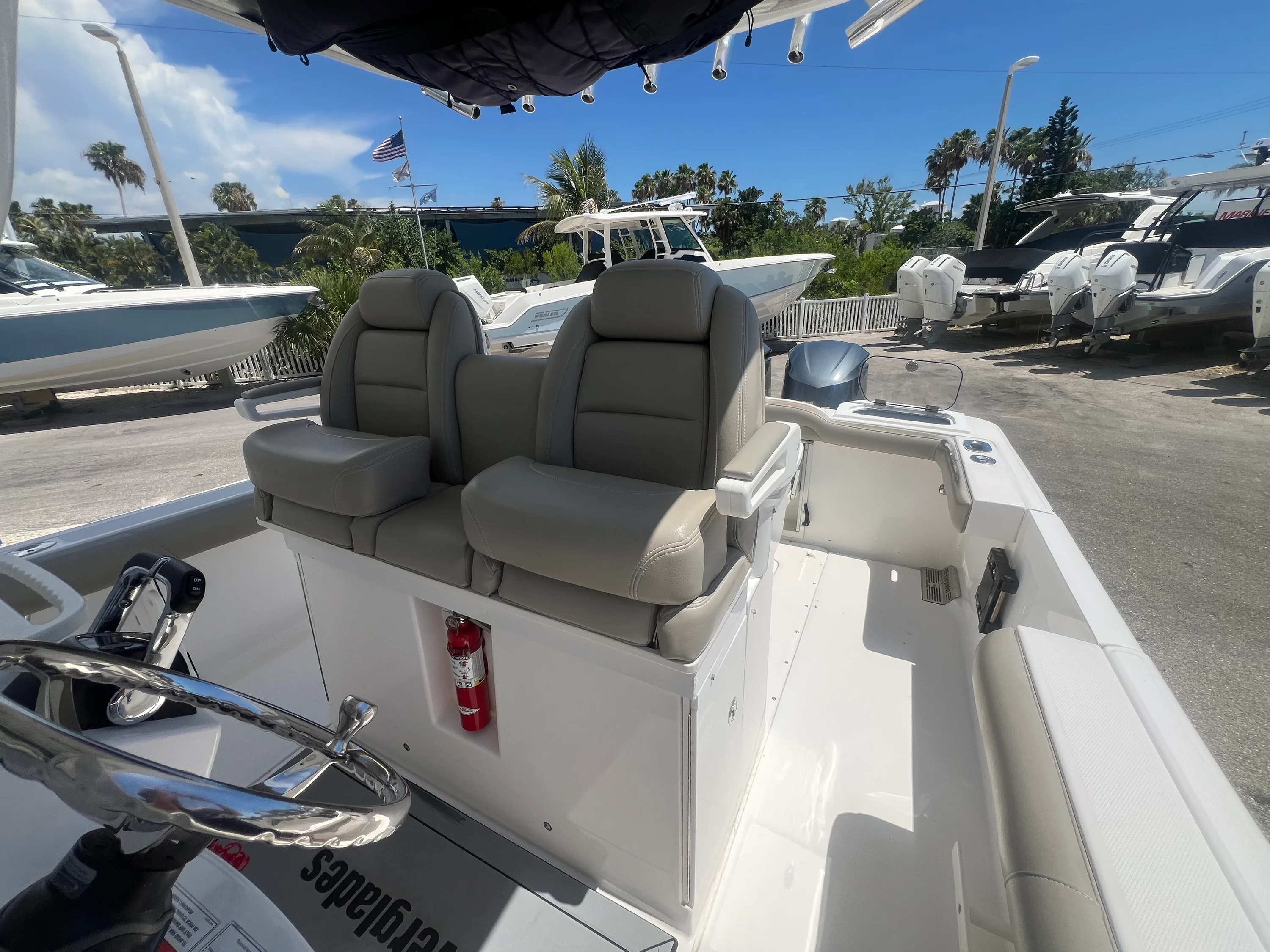 2019 Everglades 295CC Image Thumbnail #21