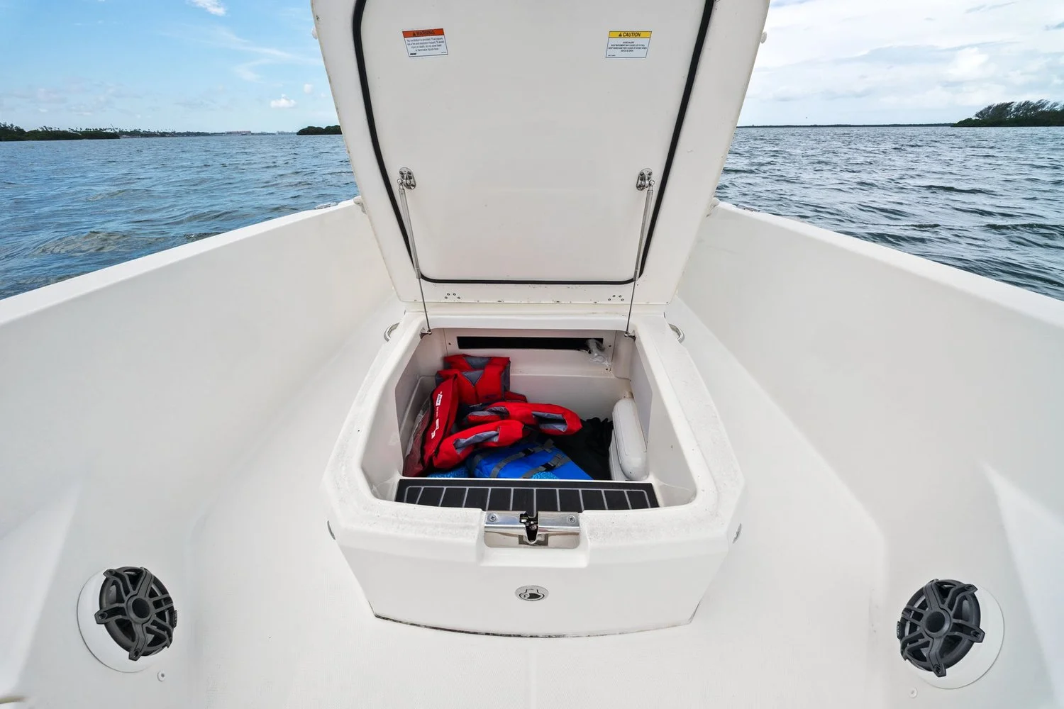 2024 Boston Whaler 250 DAUNTLESS Image Thumbnail #32