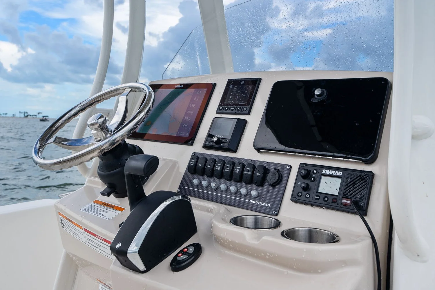 2024 Boston Whaler 250 DAUNTLESS Image Thumbnail #23