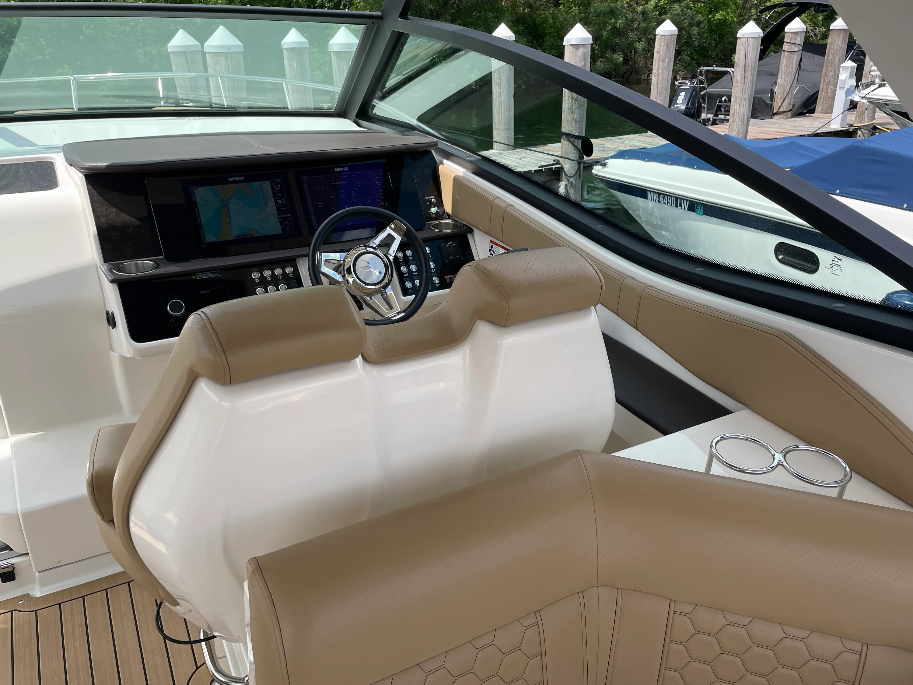 2020 Sea Ray 320 DA Image Thumbnail #18