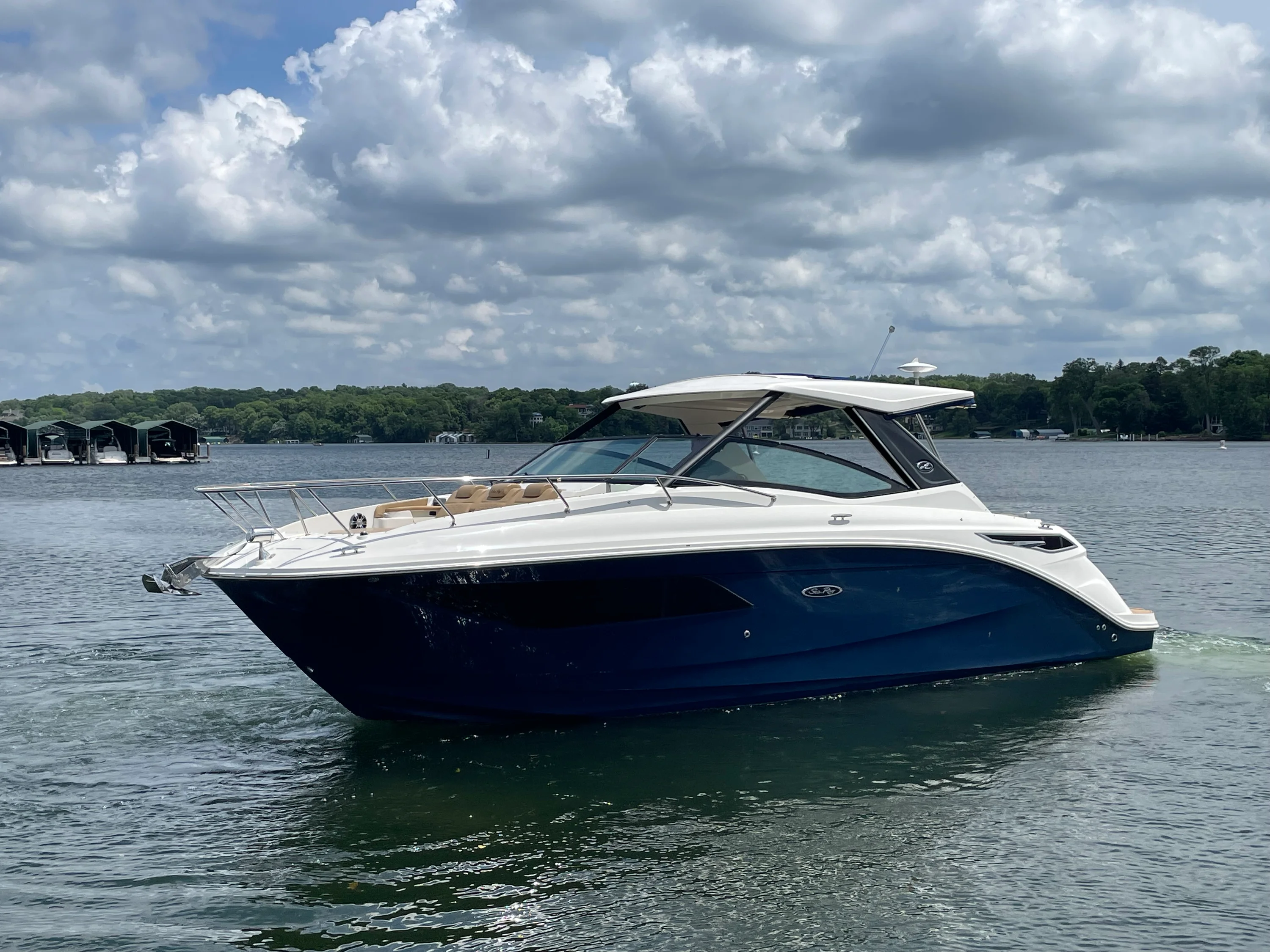 2020 Sea Ray 320 DA Image Thumbnail #2