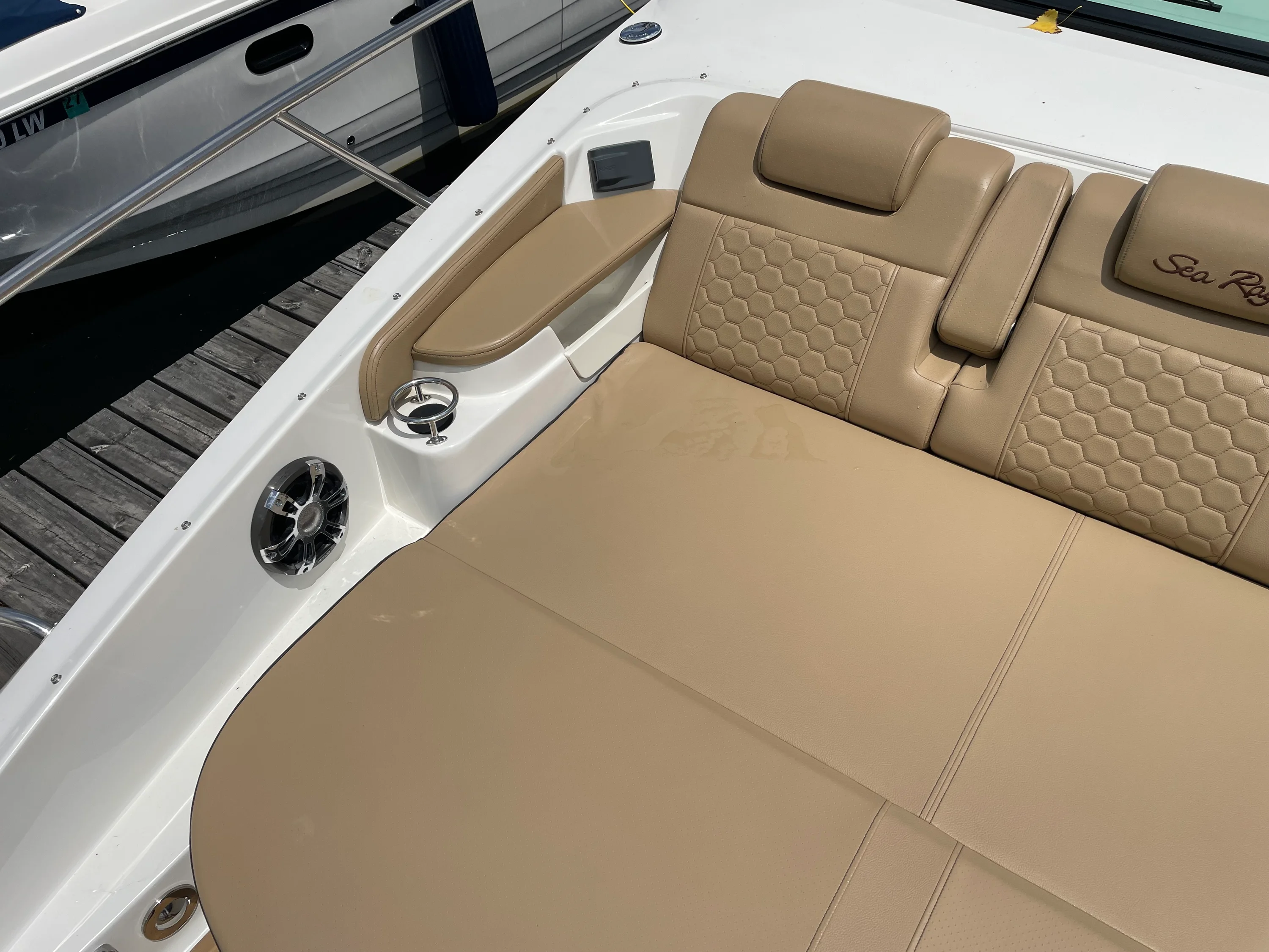 2020 Sea Ray 320 DA Image Thumbnail #11