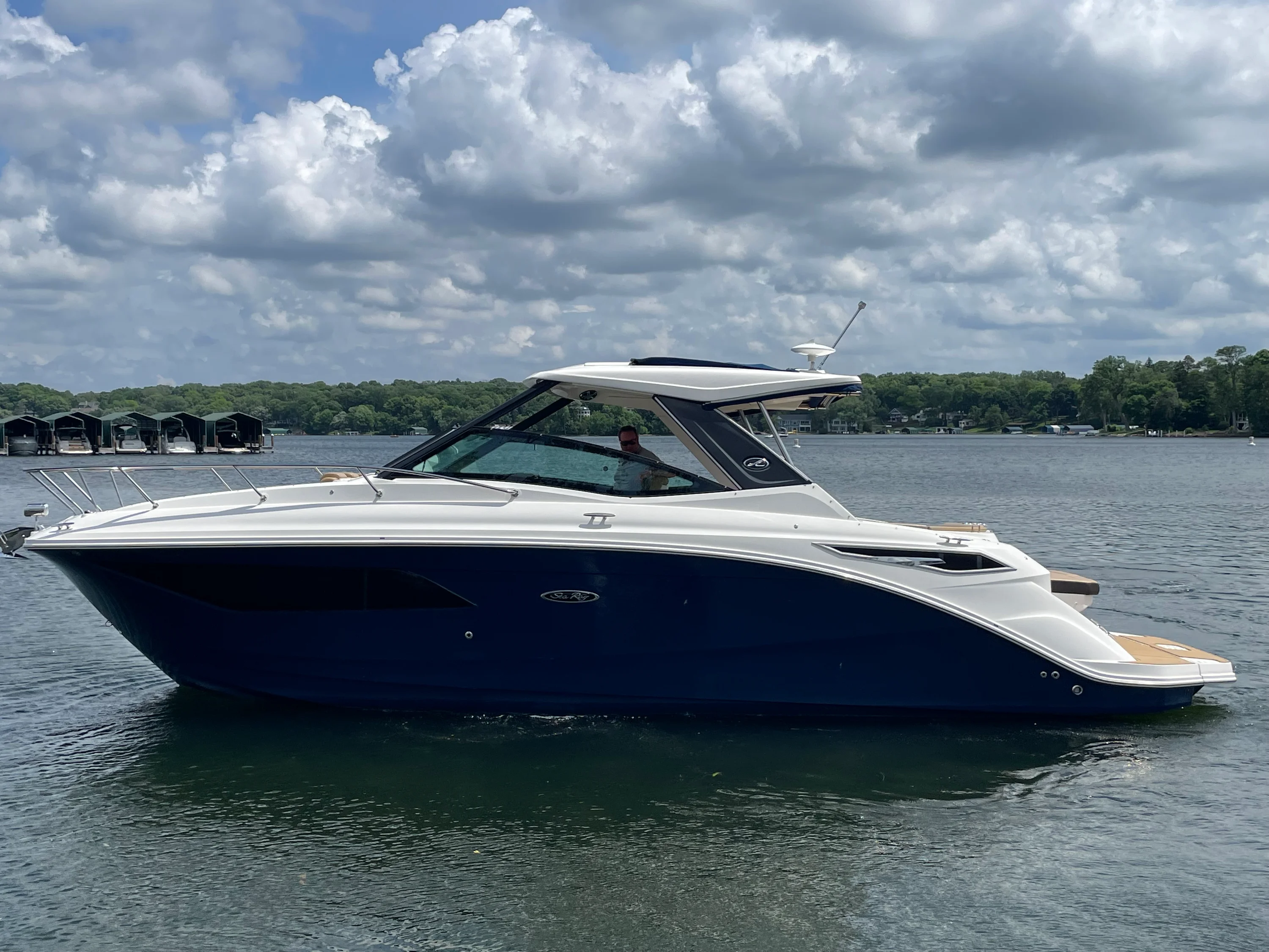 2020 Sea Ray 320 DA Image Thumbnail #1