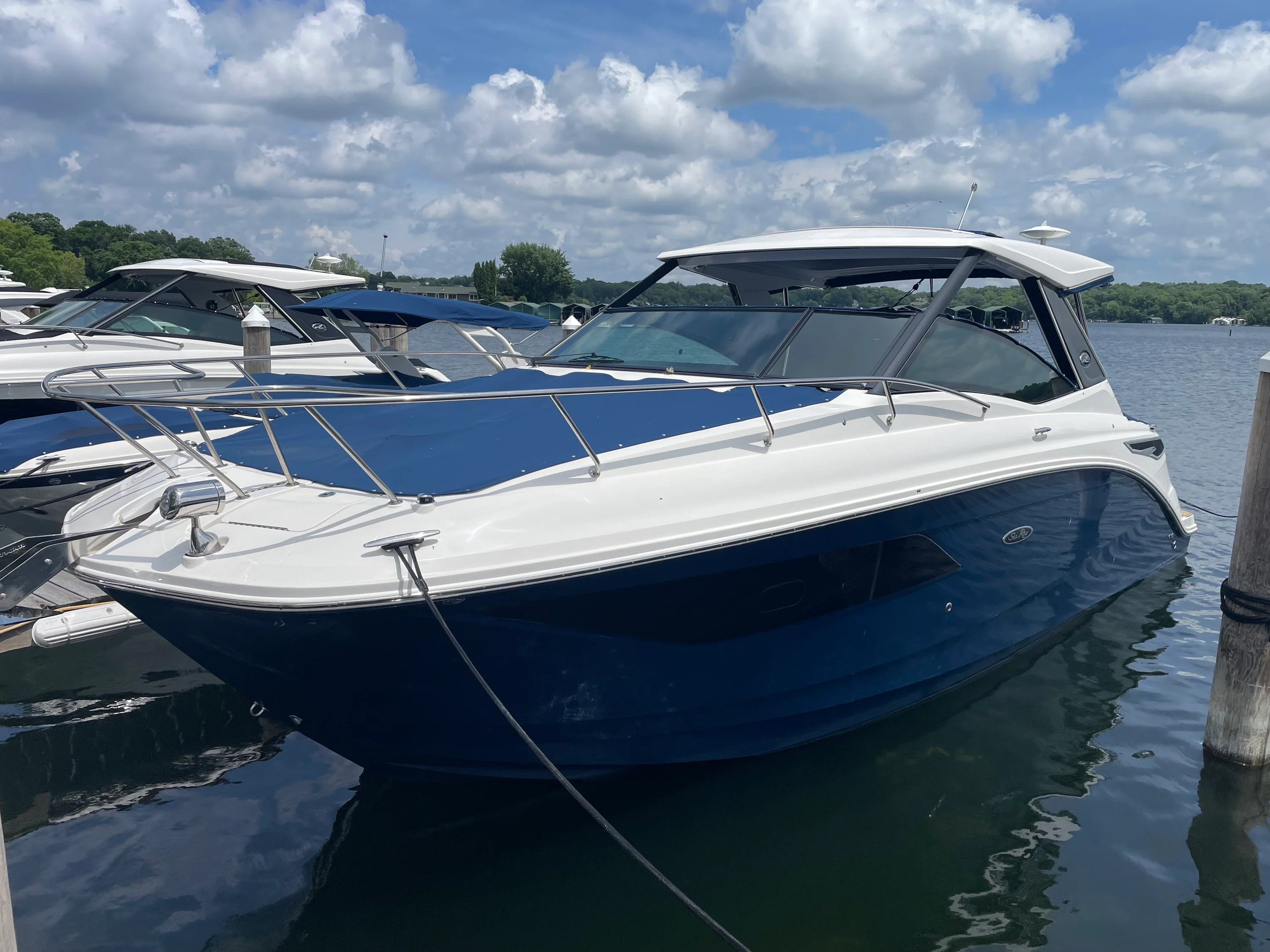 2020 Sea Ray 320 DA Image Thumbnail #9