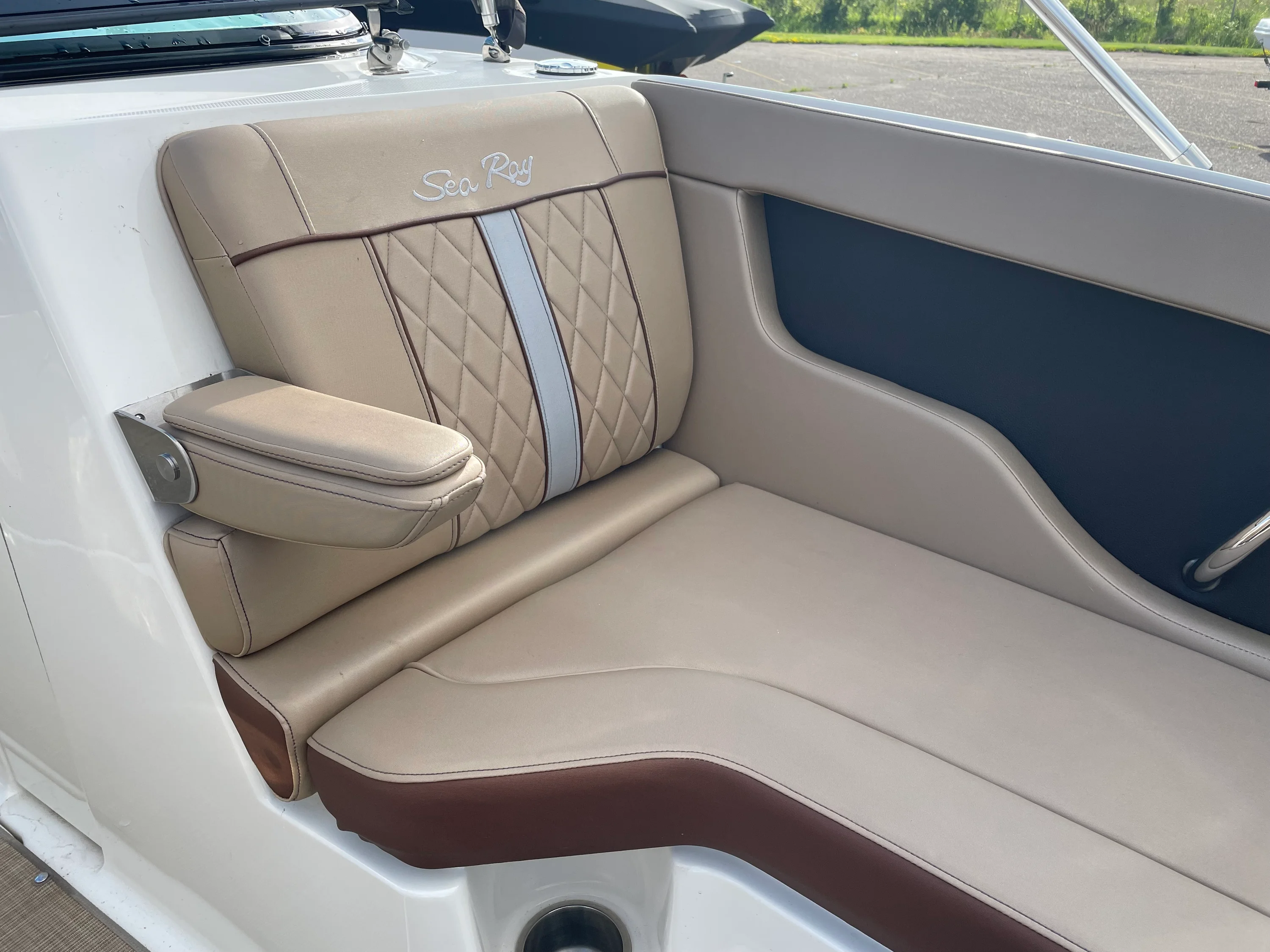 2017 Sea Ray 240 SUNDECK Image Thumbnail #12