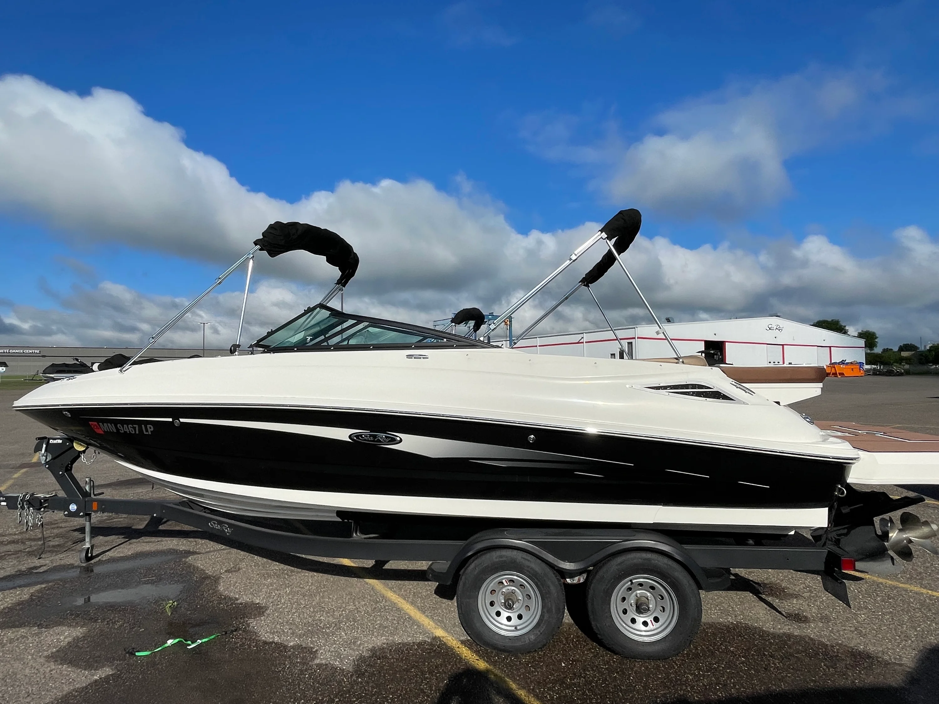 2017 Sea Ray 240 SUNDECK Image Thumbnail #1